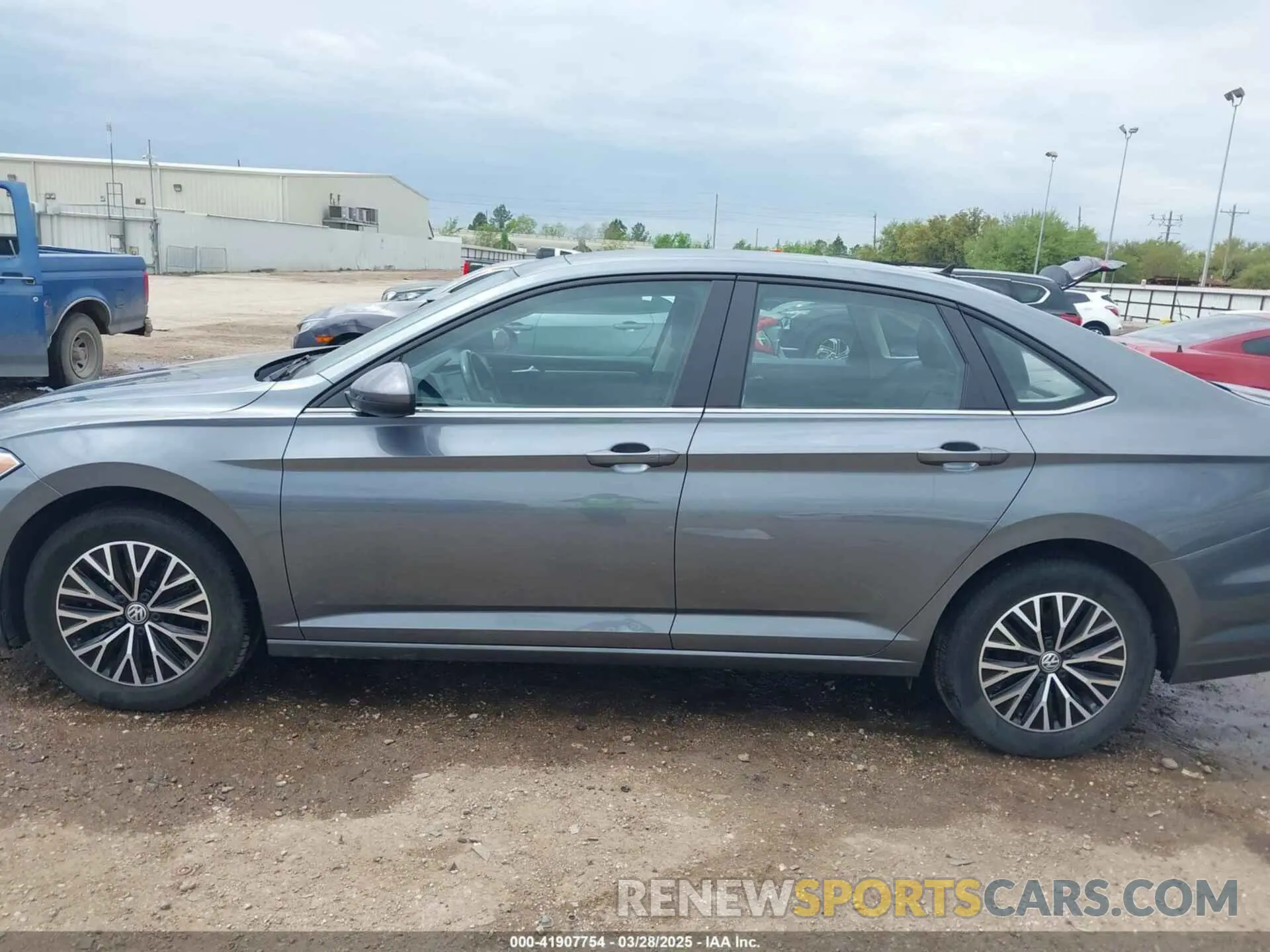 14 Photograph of a damaged car 3VWCB7BU2KM185617 VOLKSWAGEN JETTA 2019