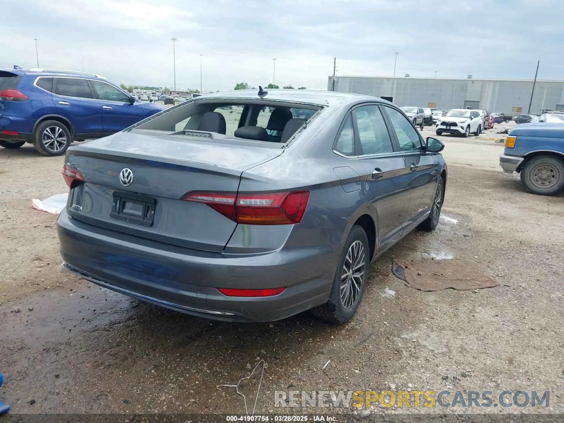 4 Photograph of a damaged car 3VWCB7BU2KM185617 VOLKSWAGEN JETTA 2019