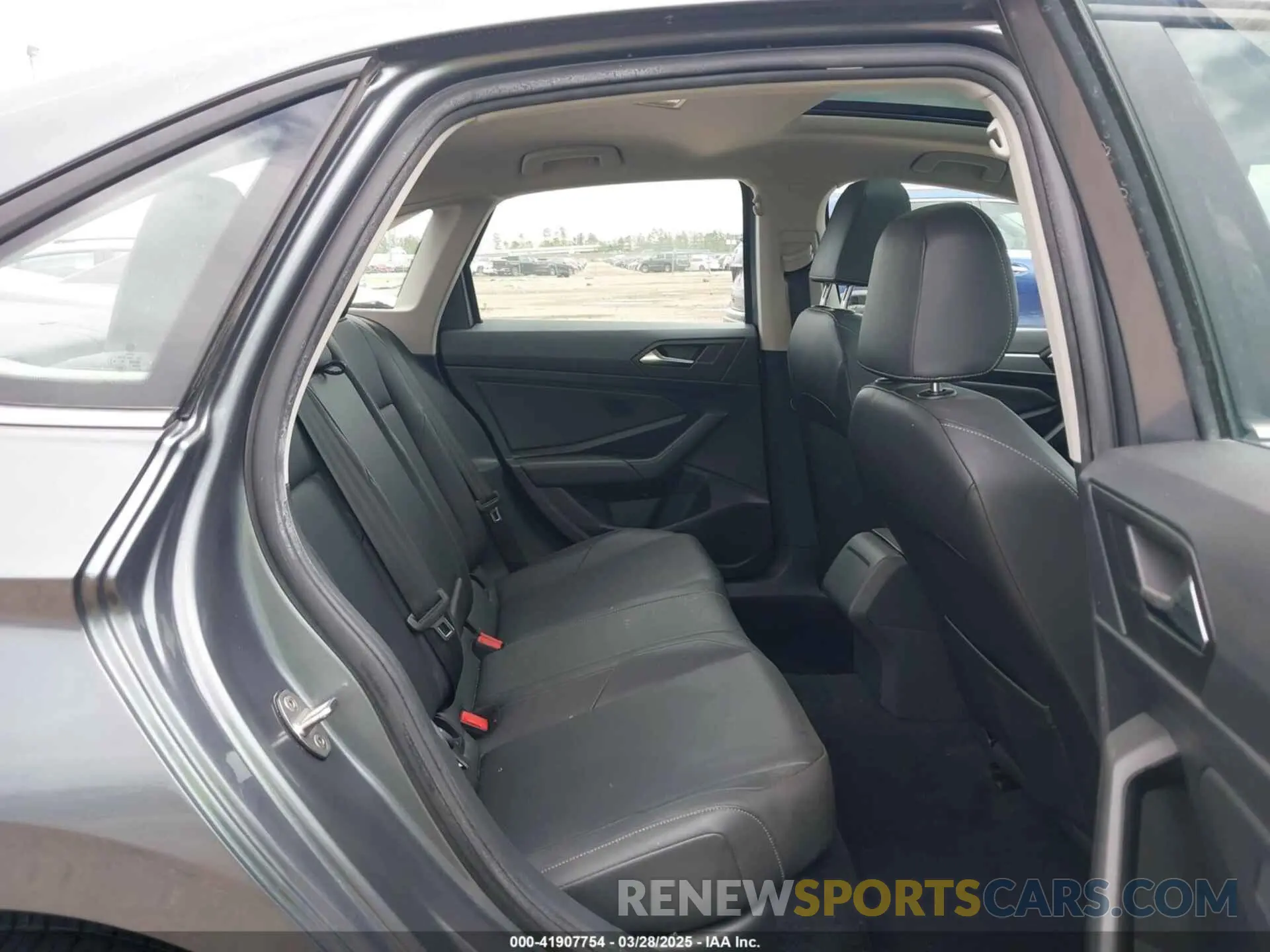 8 Photograph of a damaged car 3VWCB7BU2KM185617 VOLKSWAGEN JETTA 2019