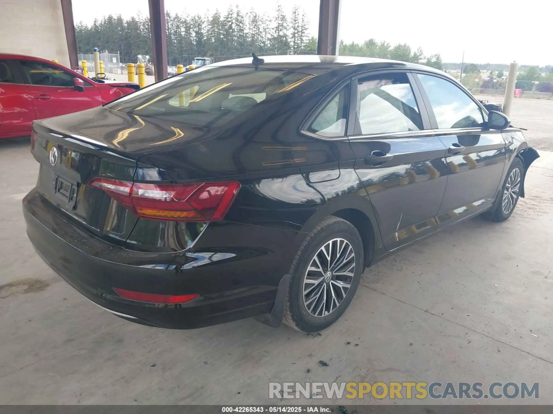 4 Photograph of a damaged car 3VWCB7BU2KM270912 VOLKSWAGEN JETTA 2019