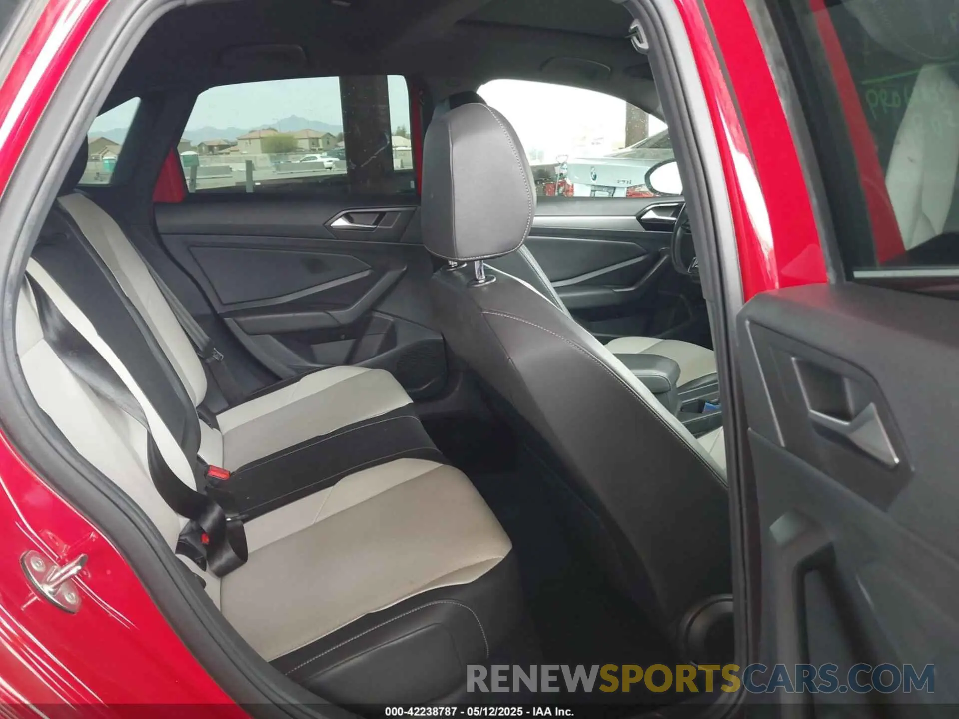 8 Photograph of a damaged car 3VWCB7BU3KM162248 VOLKSWAGEN JETTA 2019