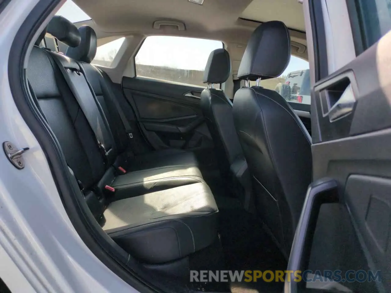 10 Photograph of a damaged car 3VWCB7BU4KM160539 VOLKSWAGEN JETTA 2019