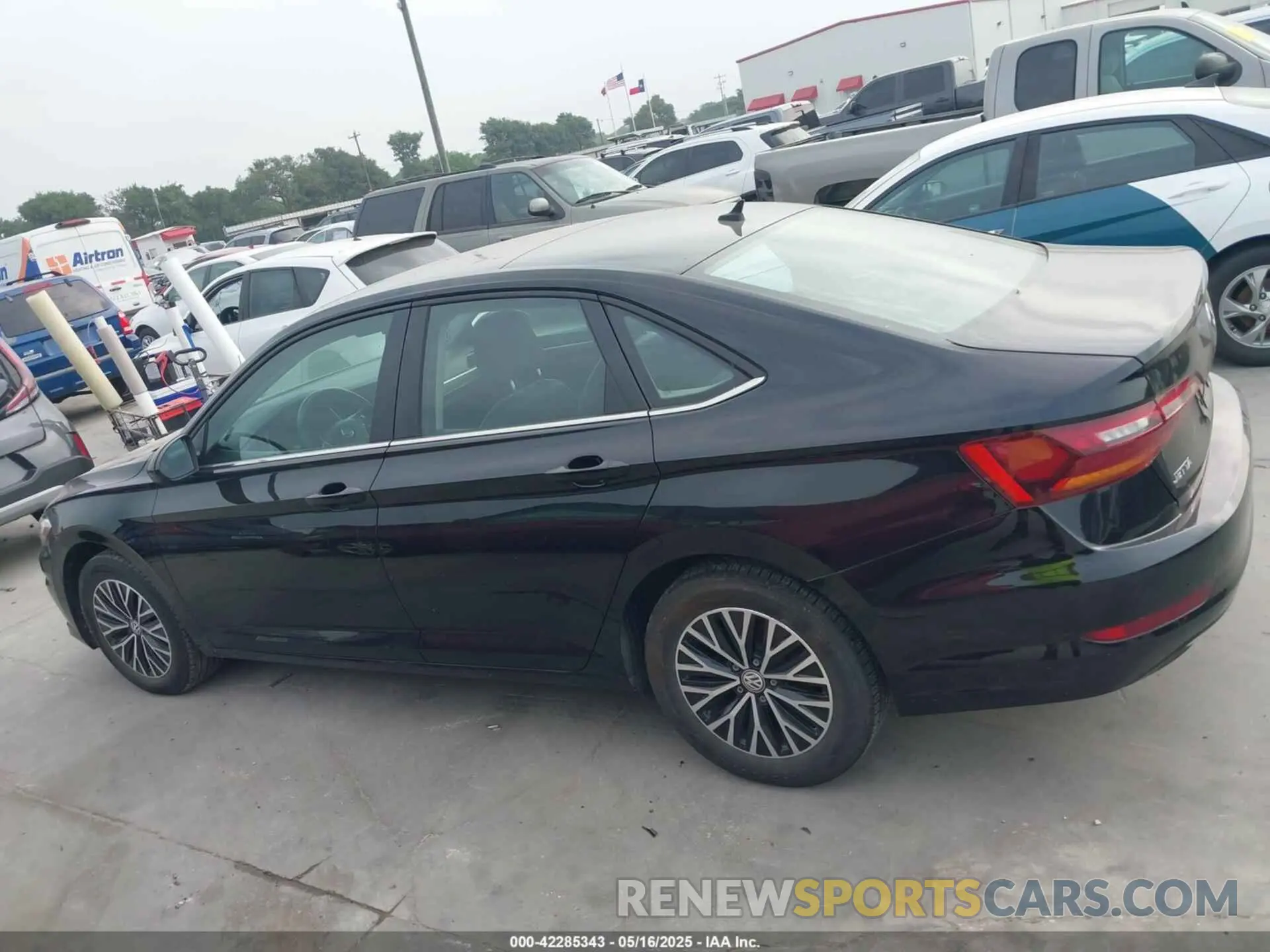 14 Photograph of a damaged car 3VWCB7BU4KM176353 VOLKSWAGEN JETTA 2019