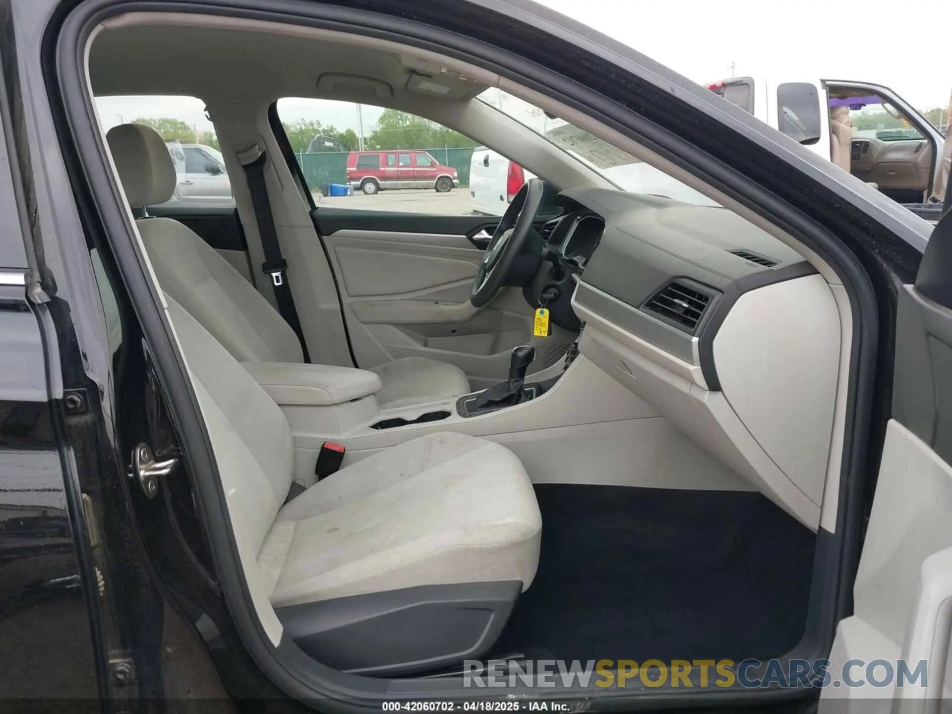 5 Photograph of a damaged car 3VWCB7BU4KM214776 VOLKSWAGEN JETTA 2019