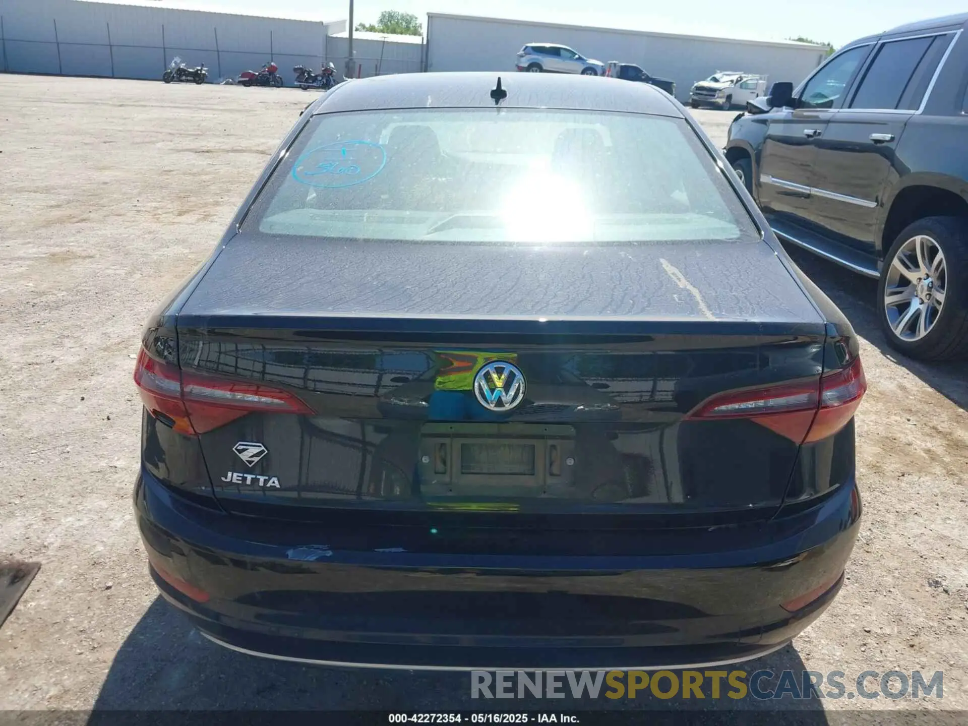 17 Photograph of a damaged car 3VWCB7BU5KM127792 VOLKSWAGEN JETTA 2019