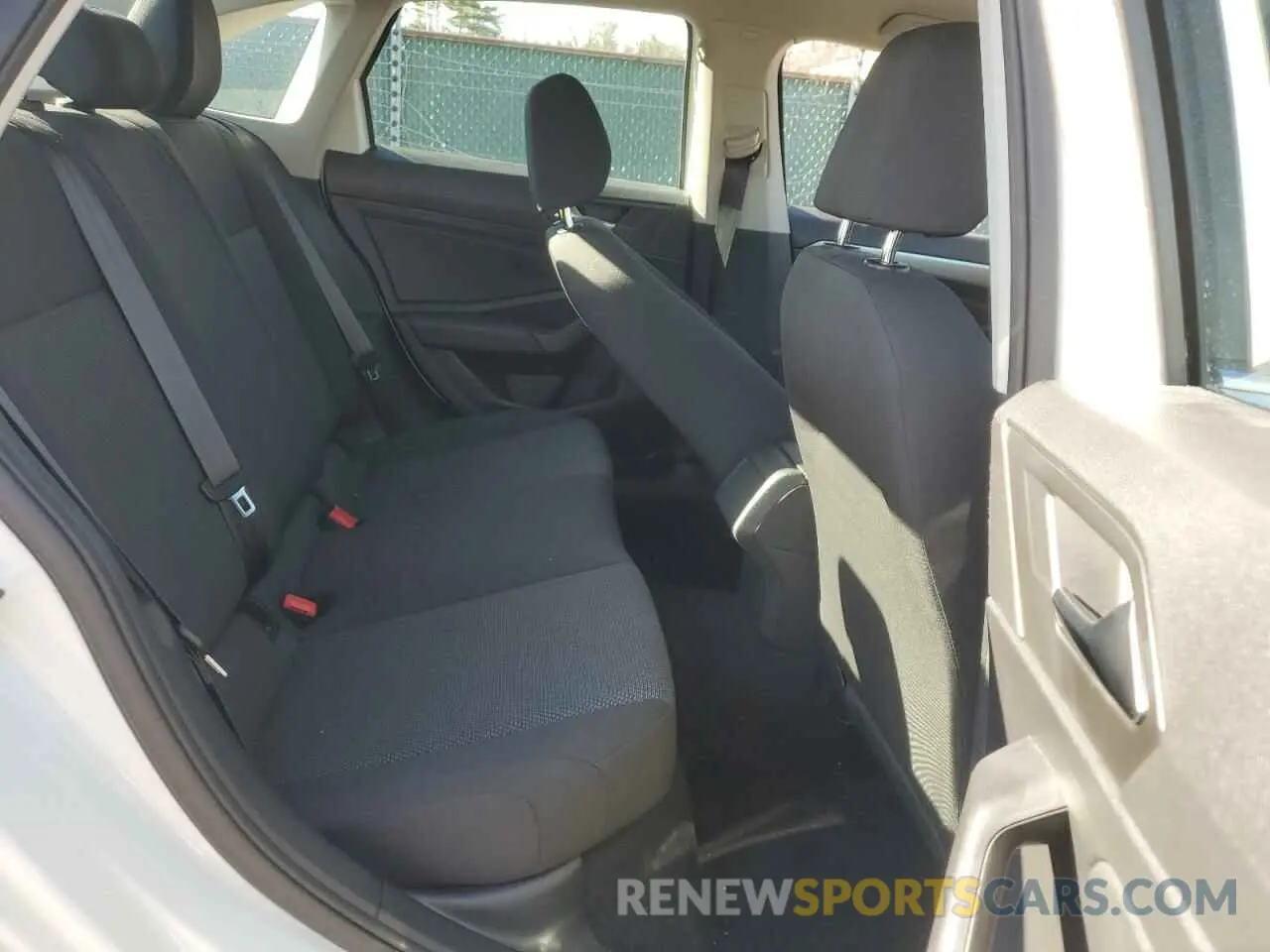 11 Photograph of a damaged car 3VWCB7BU5KM267843 VOLKSWAGEN JETTA 2019