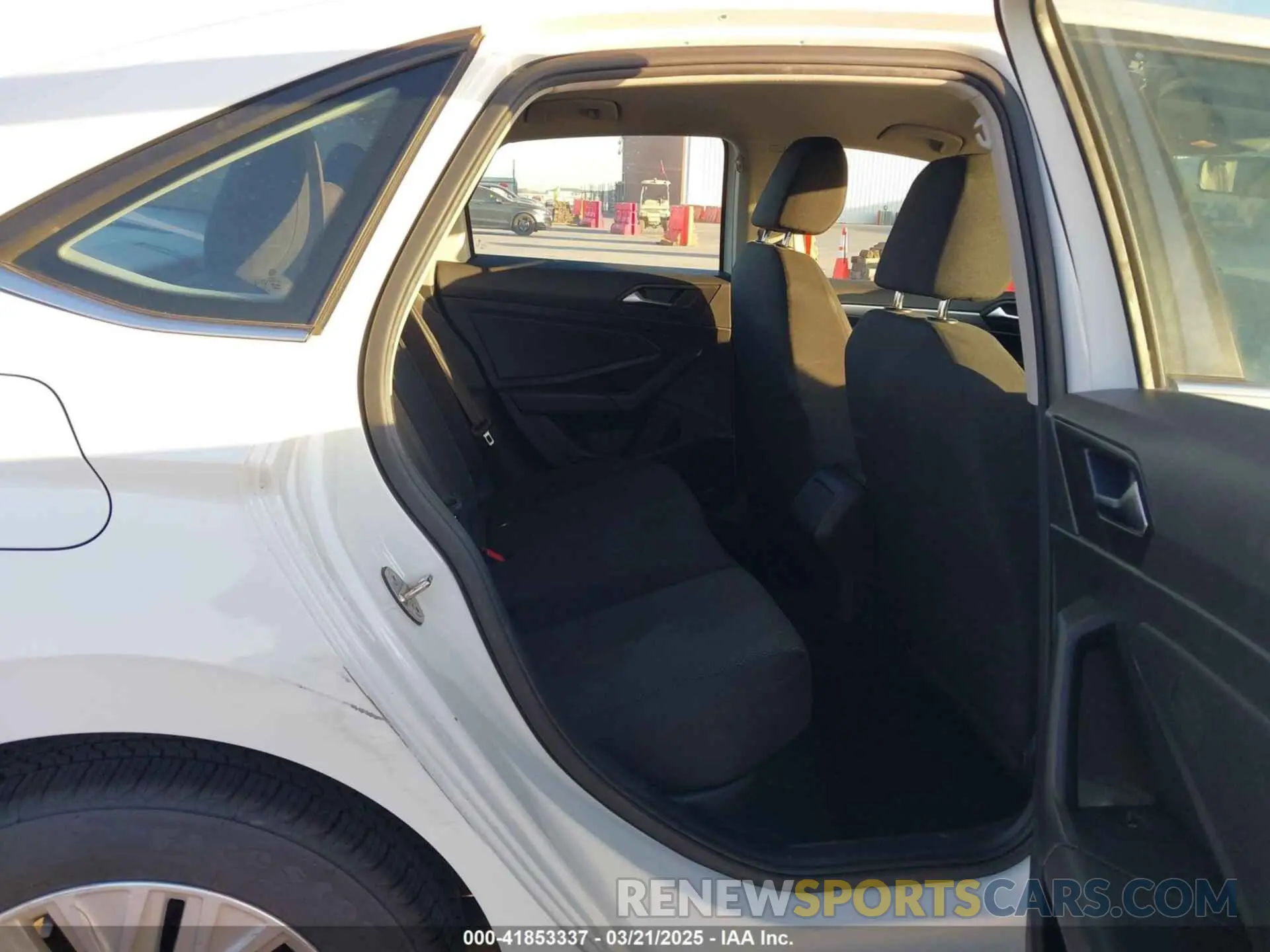 8 Photograph of a damaged car 3VWCB7BU6KM130183 VOLKSWAGEN JETTA 2019
