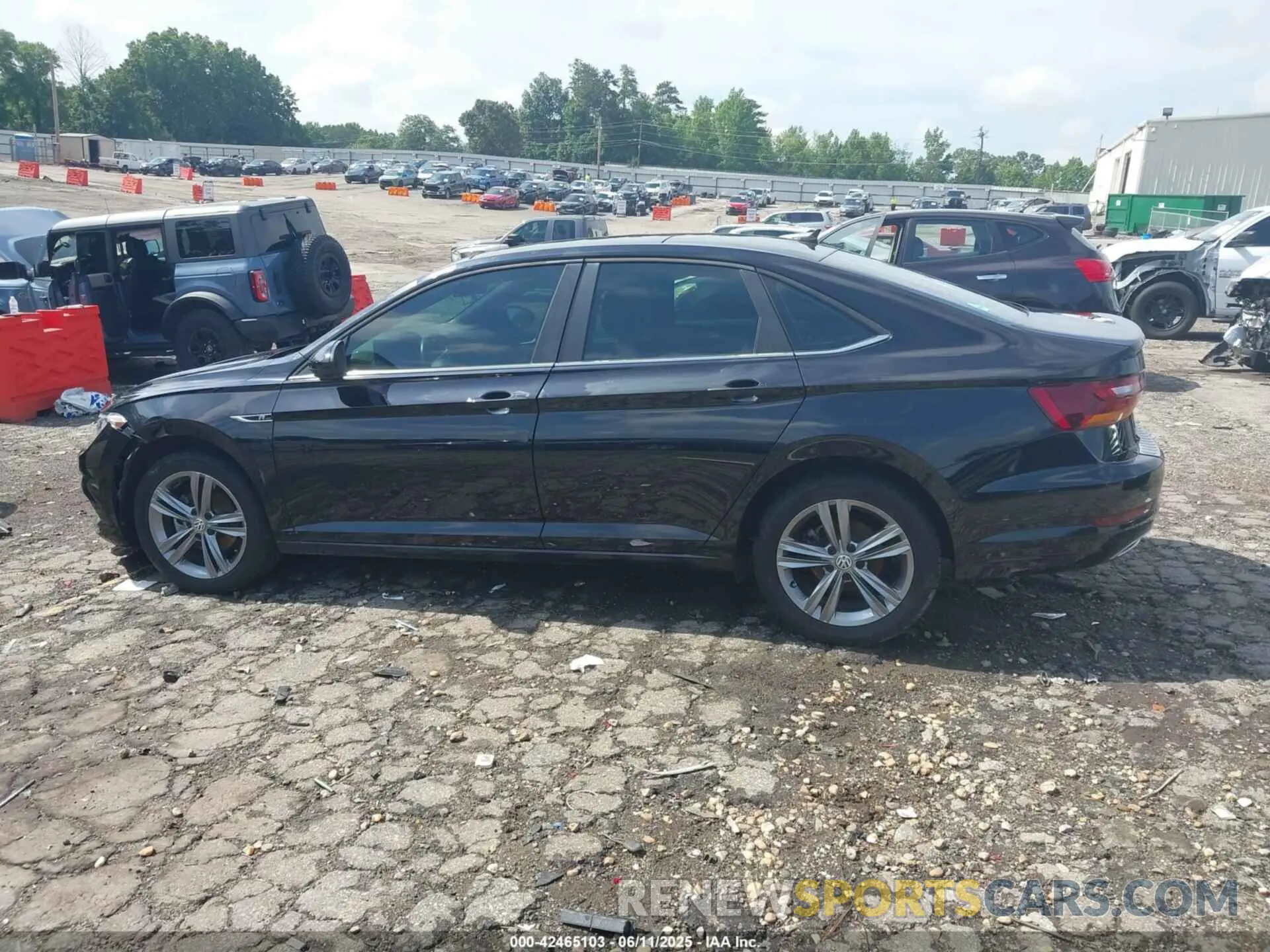 14 Photograph of a damaged car 3VWCB7BU6KM241039 VOLKSWAGEN JETTA 2019