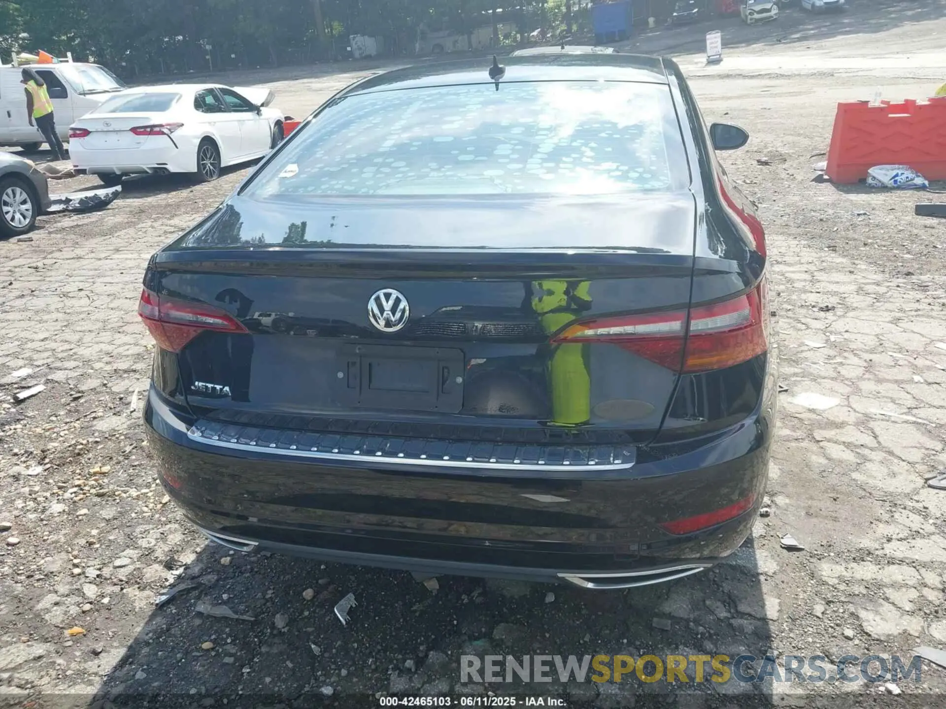 16 Photograph of a damaged car 3VWCB7BU6KM241039 VOLKSWAGEN JETTA 2019