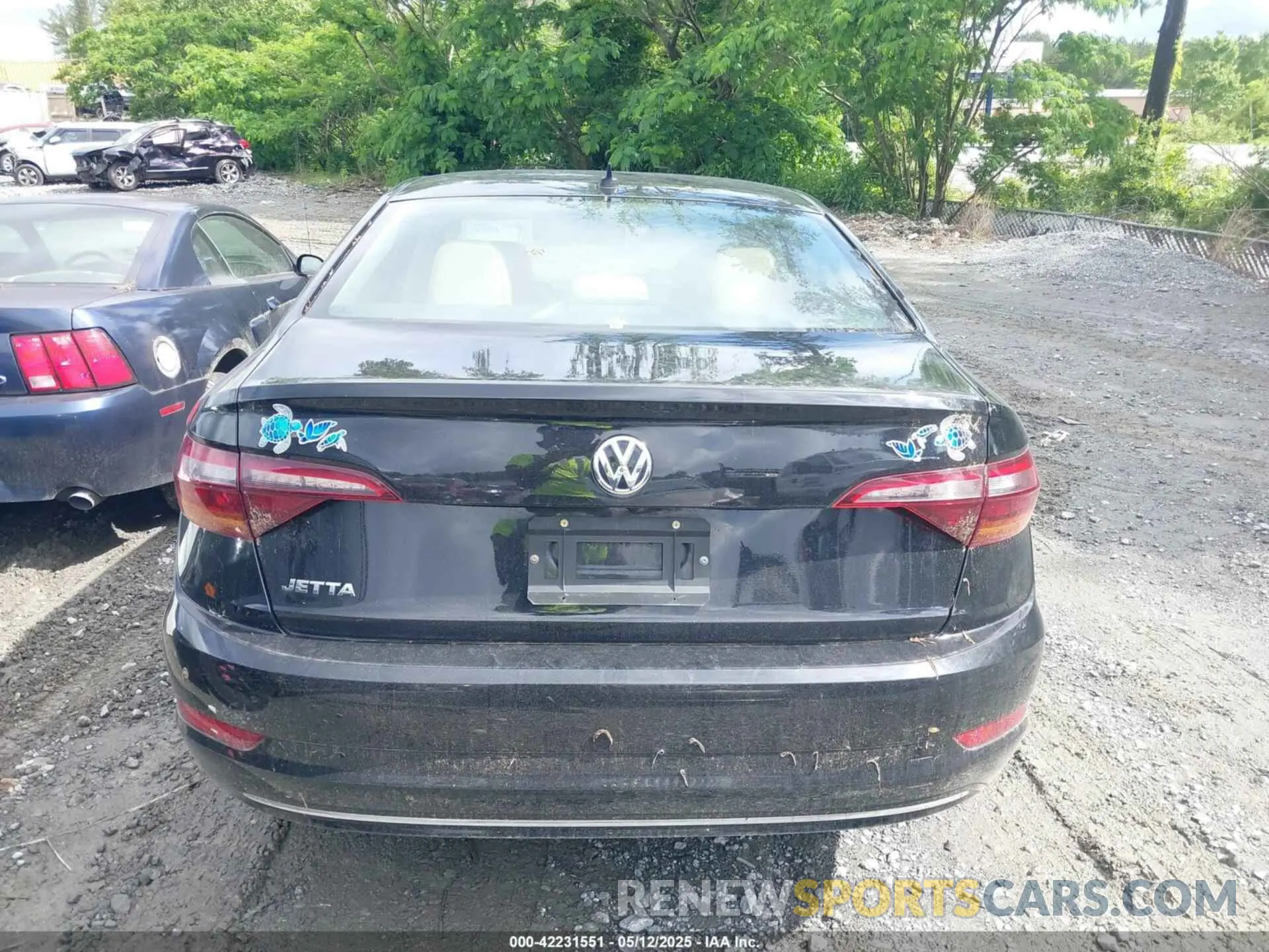 16 Photograph of a damaged car 3VWCB7BU7KM239736 VOLKSWAGEN JETTA 2019