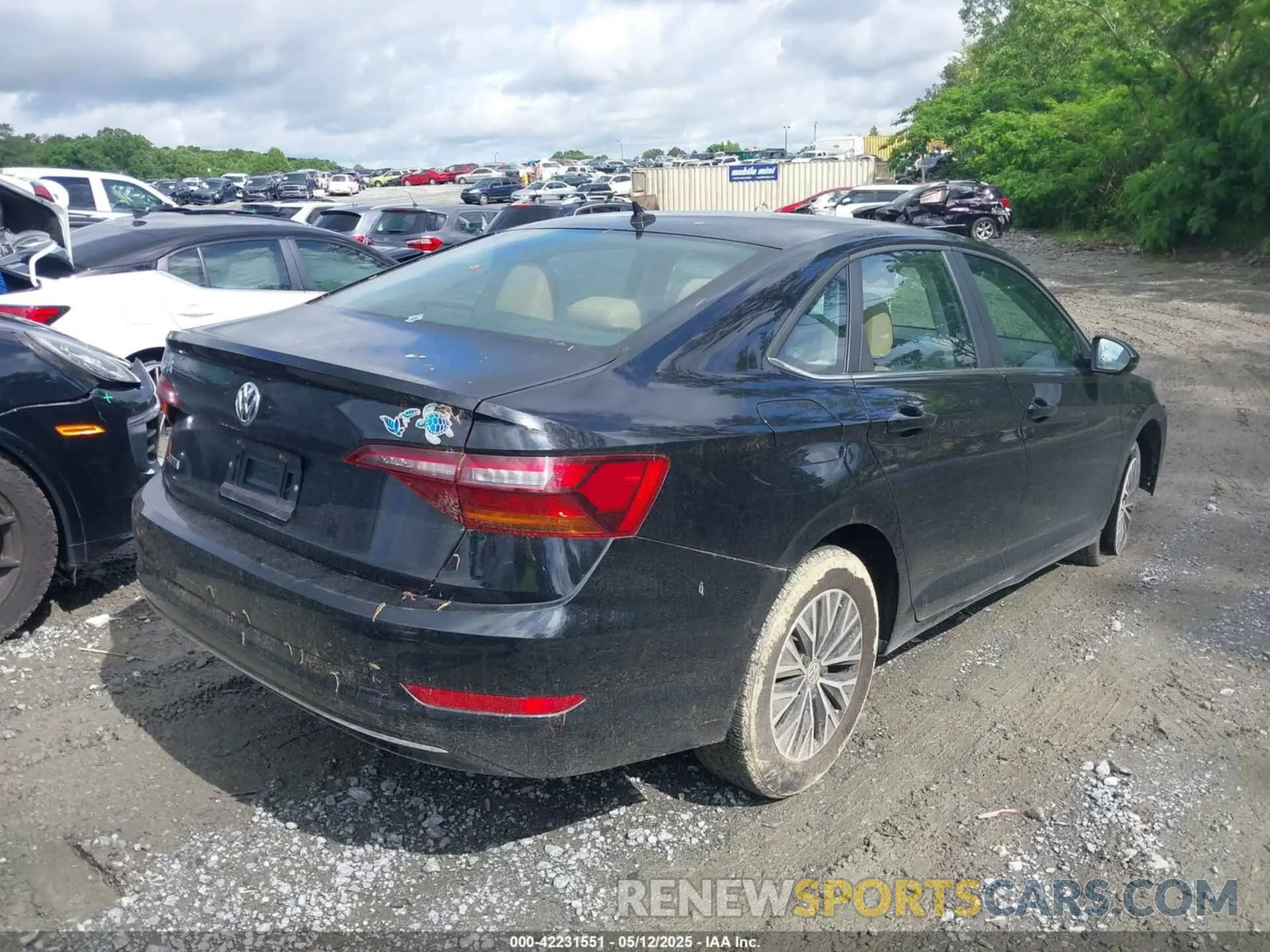 4 Photograph of a damaged car 3VWCB7BU7KM239736 VOLKSWAGEN JETTA 2019