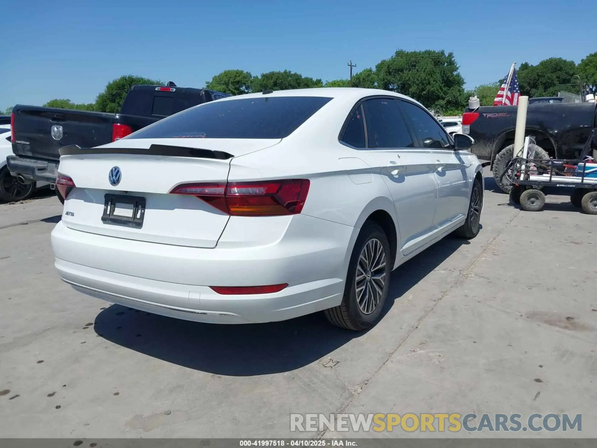 4 Photograph of a damaged car 3VWCB7BU9KM144272 VOLKSWAGEN JETTA 2019