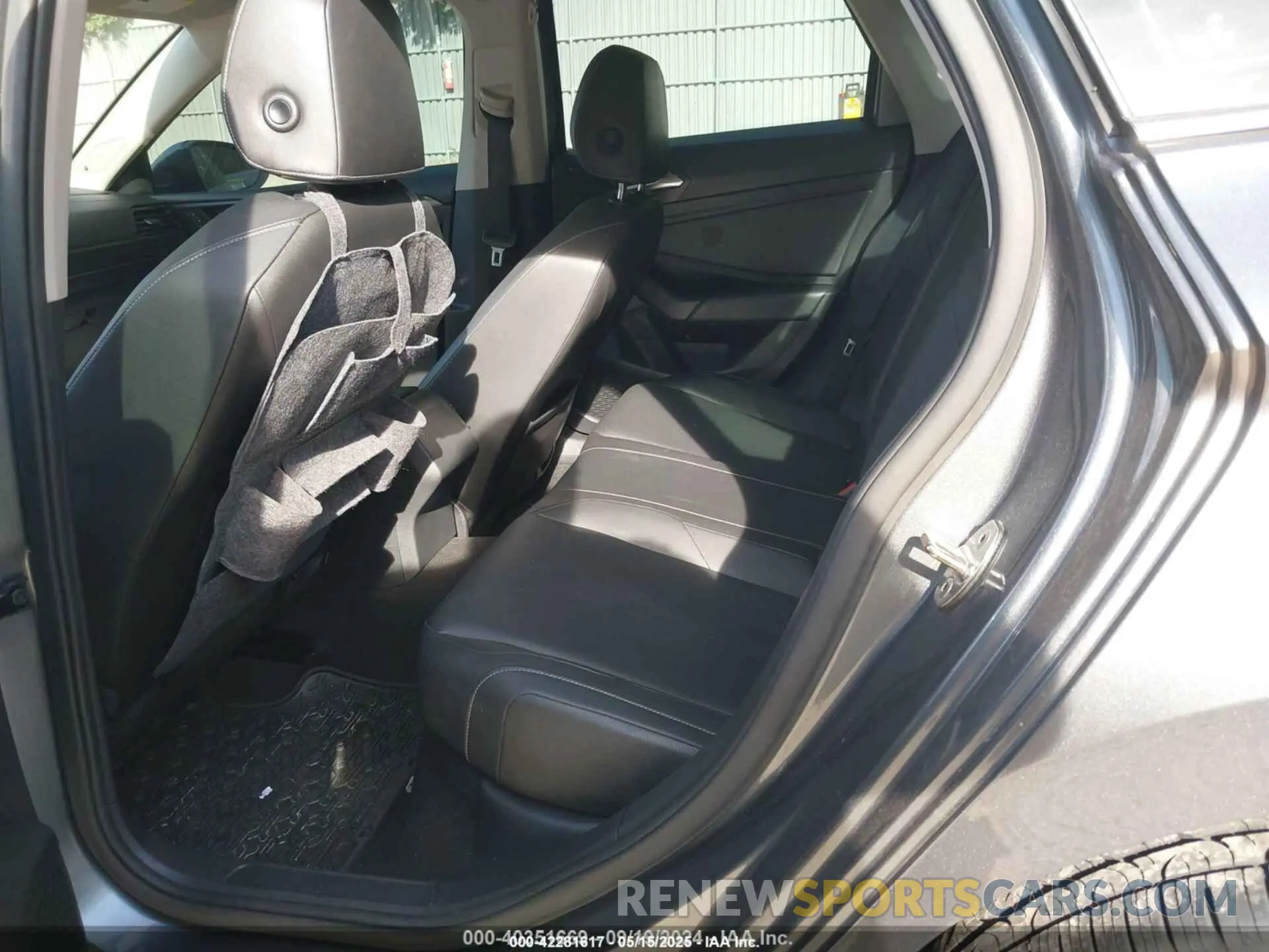 8 Photograph of a damaged car 3VWE57BU2KM110724 VOLKSWAGEN JETTA 2019