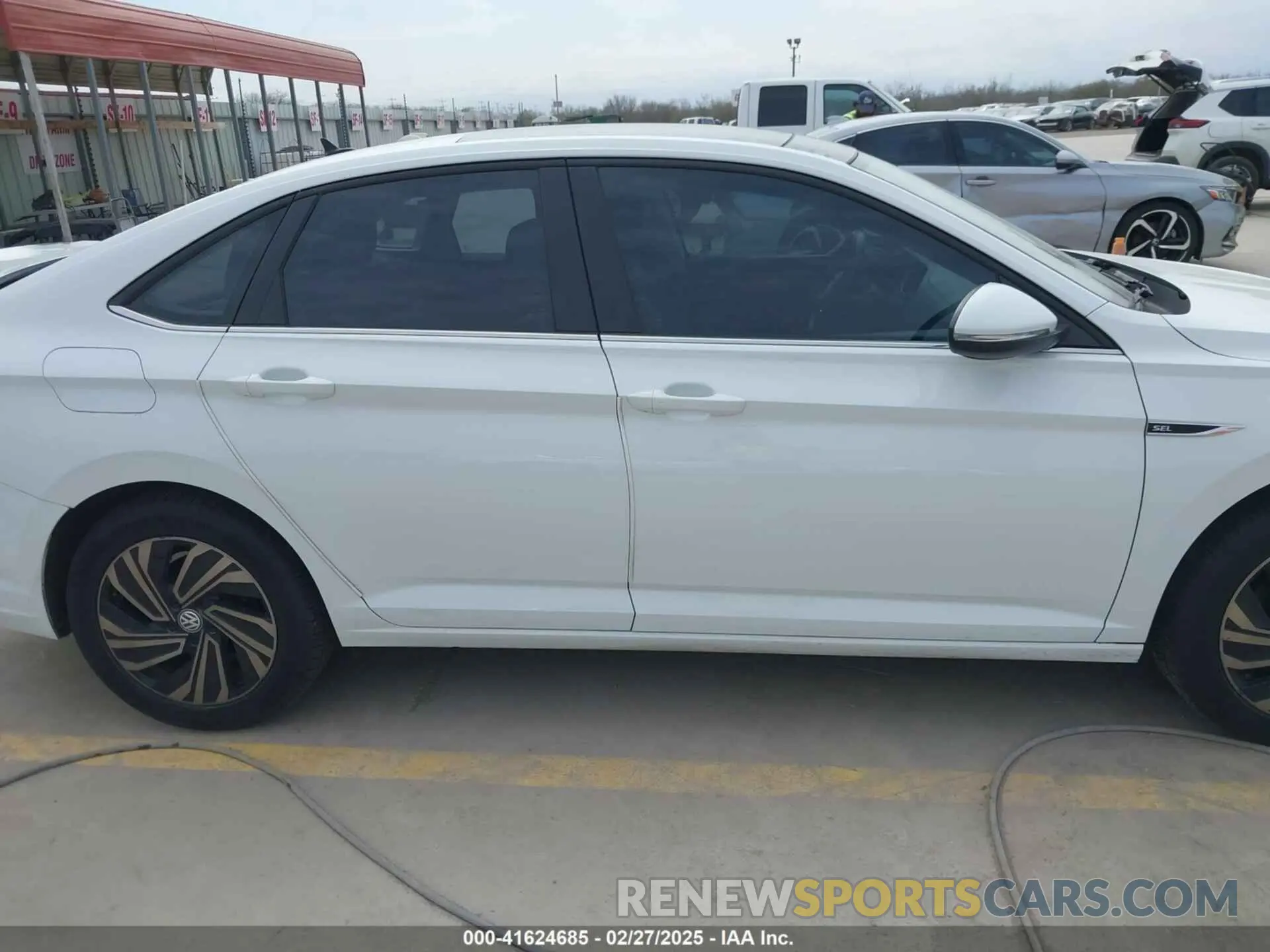 13 Photograph of a damaged car 3VWG57BU6KM112372 VOLKSWAGEN JETTA 2019