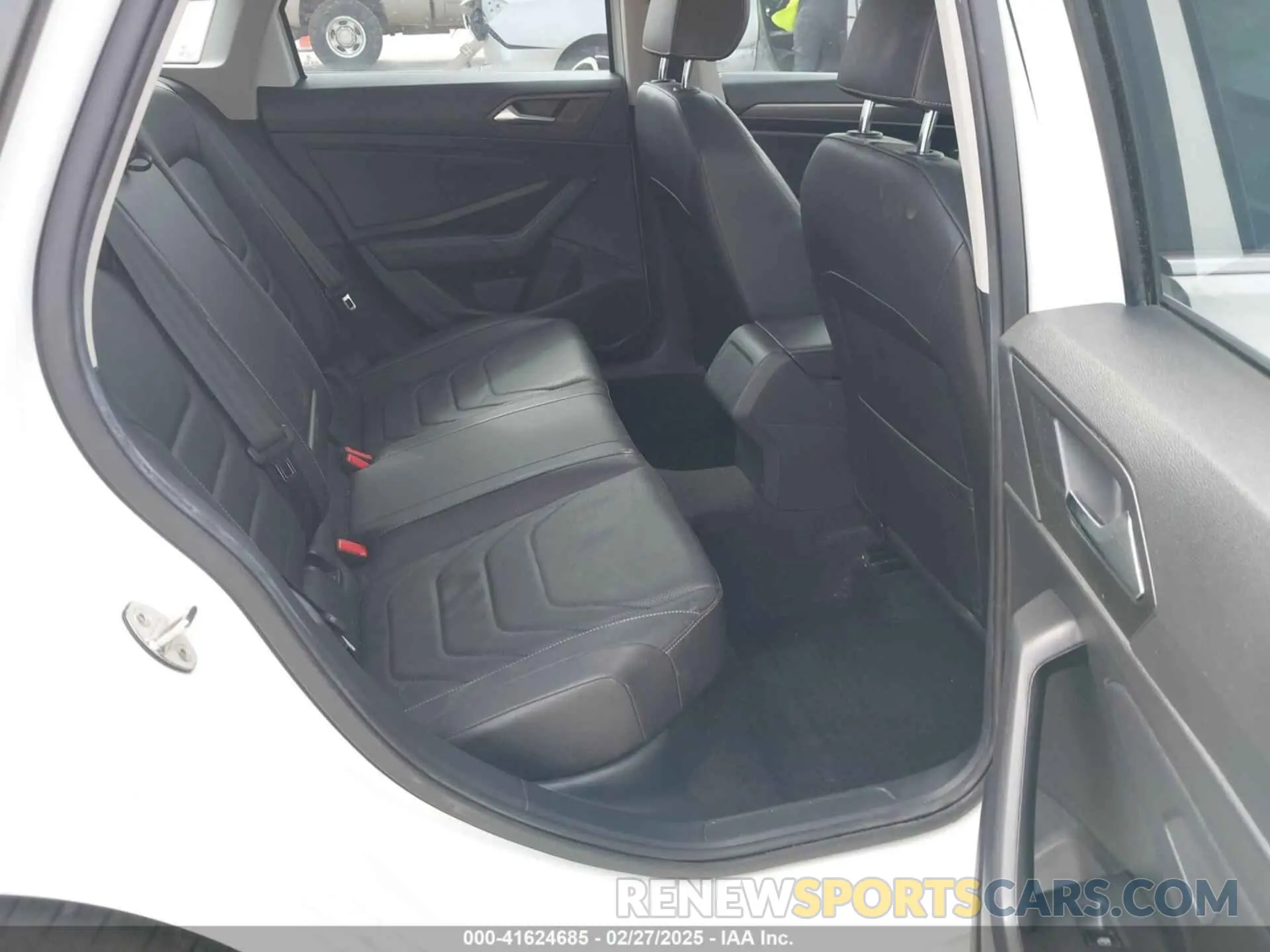 8 Photograph of a damaged car 3VWG57BU6KM112372 VOLKSWAGEN JETTA 2019