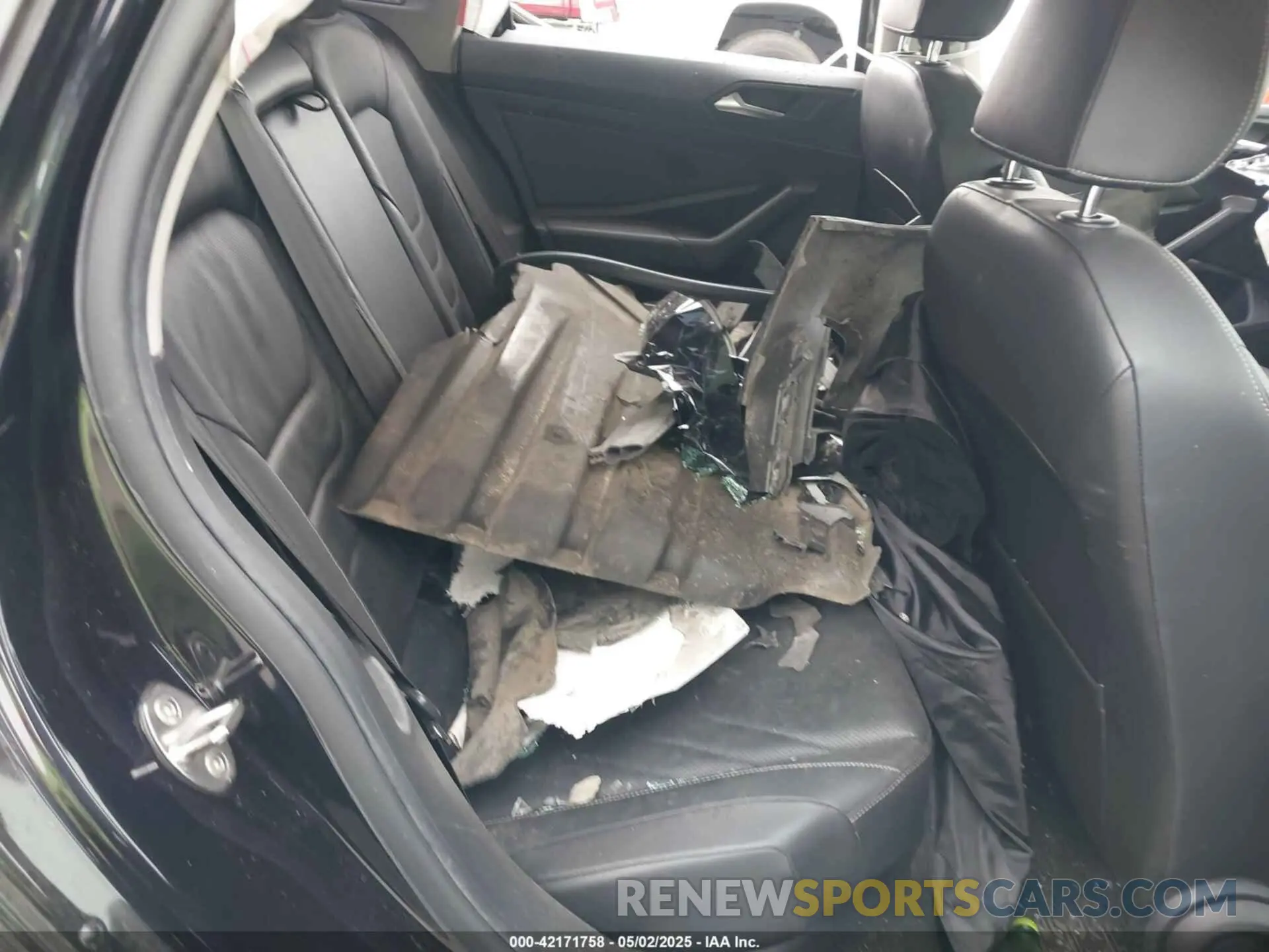 8 Photograph of a damaged car 3VWG57BU8KM087653 VOLKSWAGEN JETTA 2019