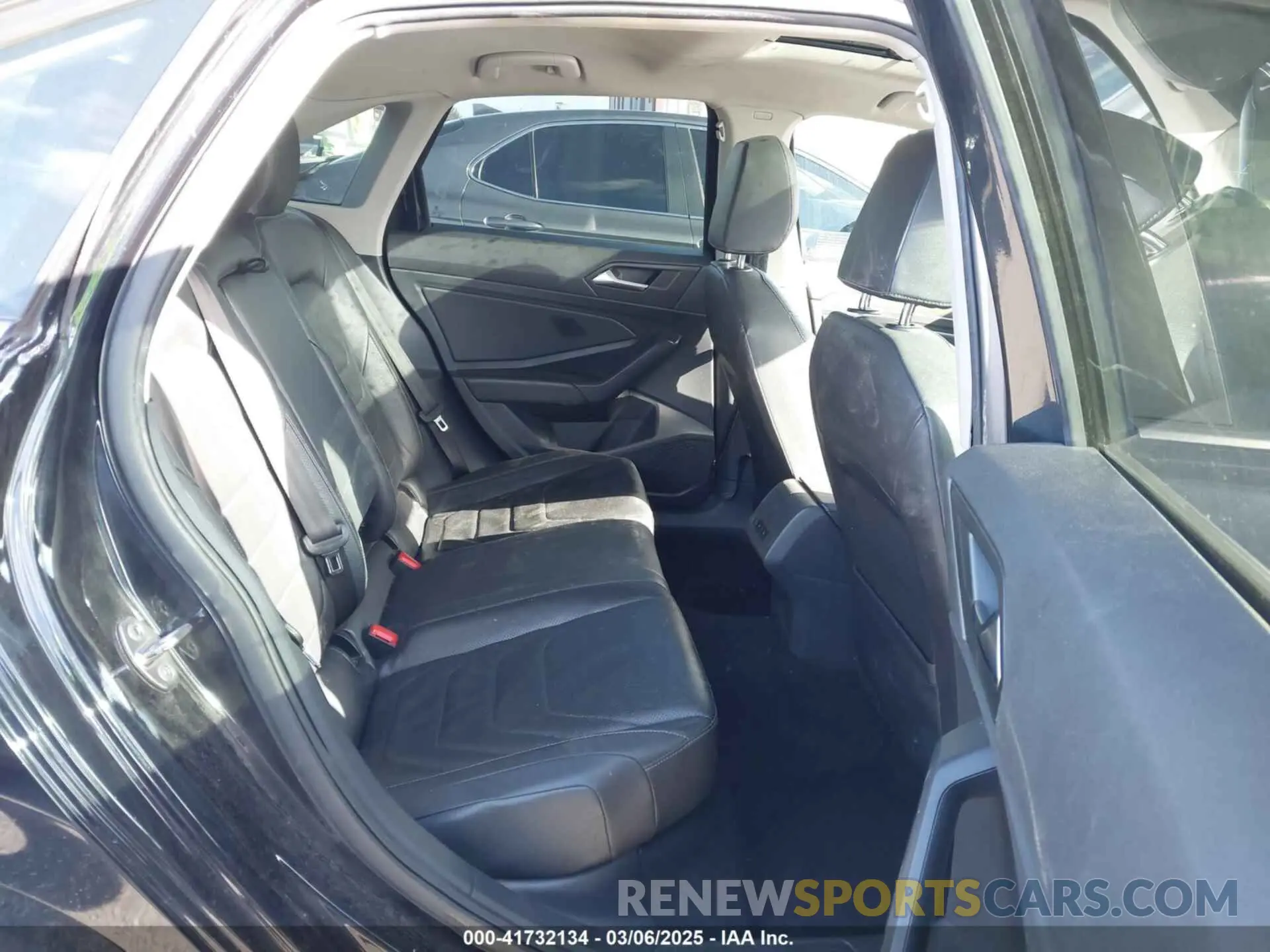 8 Photograph of a damaged car 3VWG57BUXKM160571 VOLKSWAGEN JETTA 2019