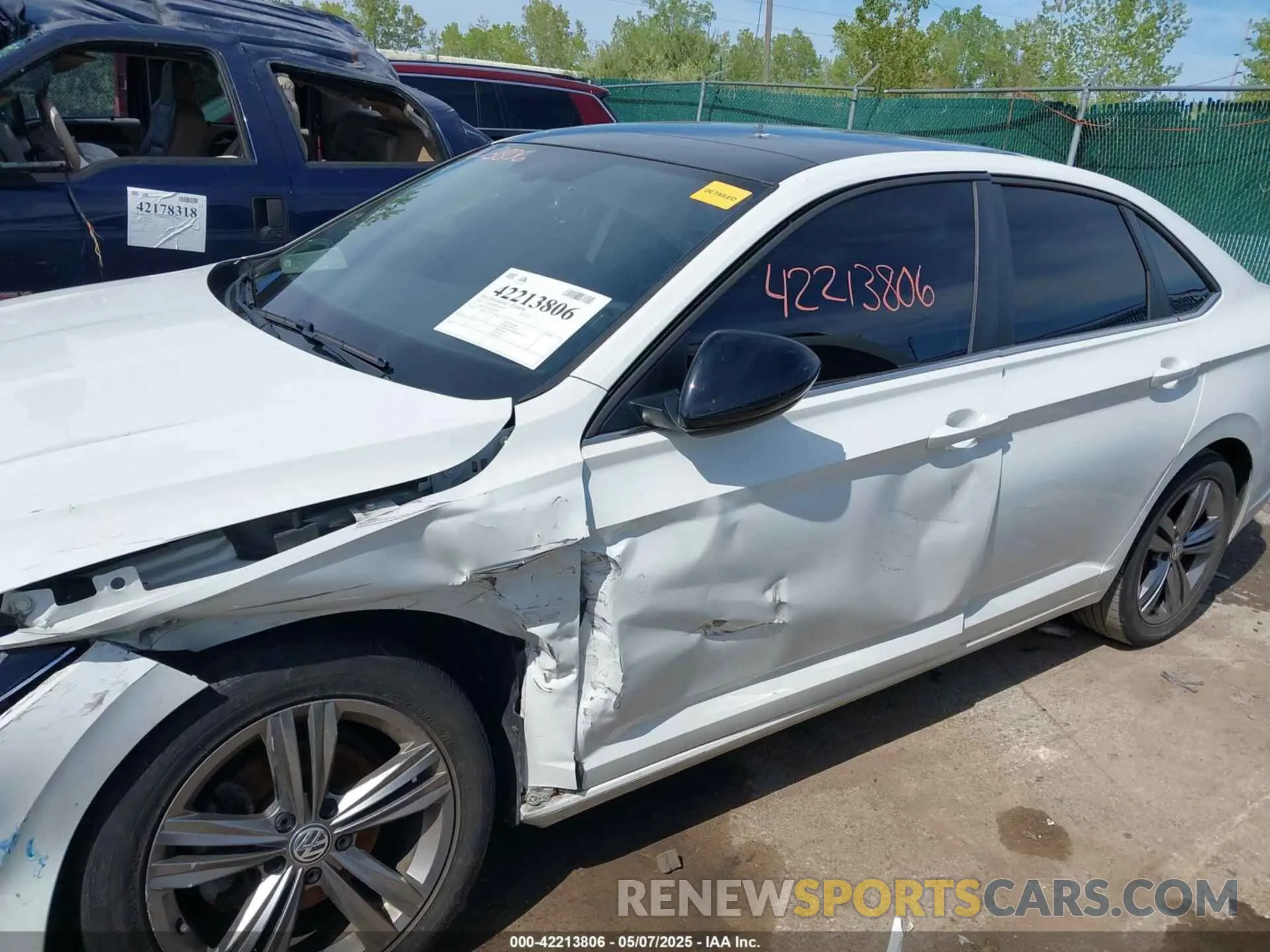 13 Photograph of a damaged car 3VWC57BU0LM100105 VOLKSWAGEN JETTA 2020