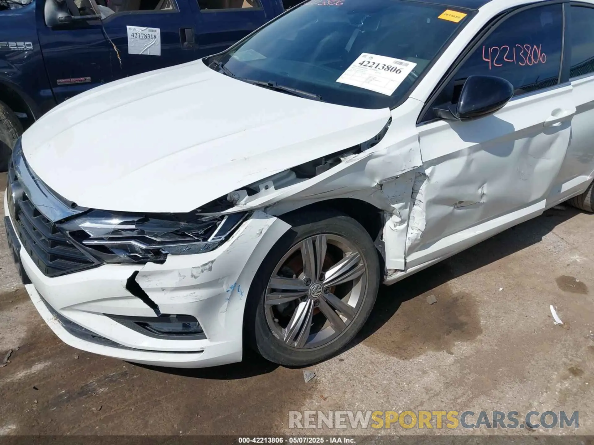 6 Photograph of a damaged car 3VWC57BU0LM100105 VOLKSWAGEN JETTA 2020