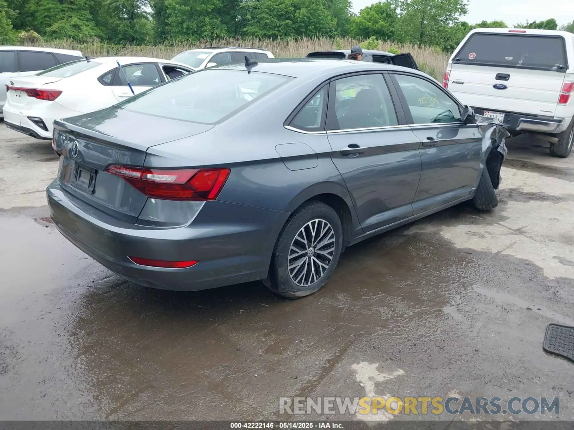 4 Photograph of a damaged car 3VWC57BU5LM097928 VOLKSWAGEN JETTA 2020