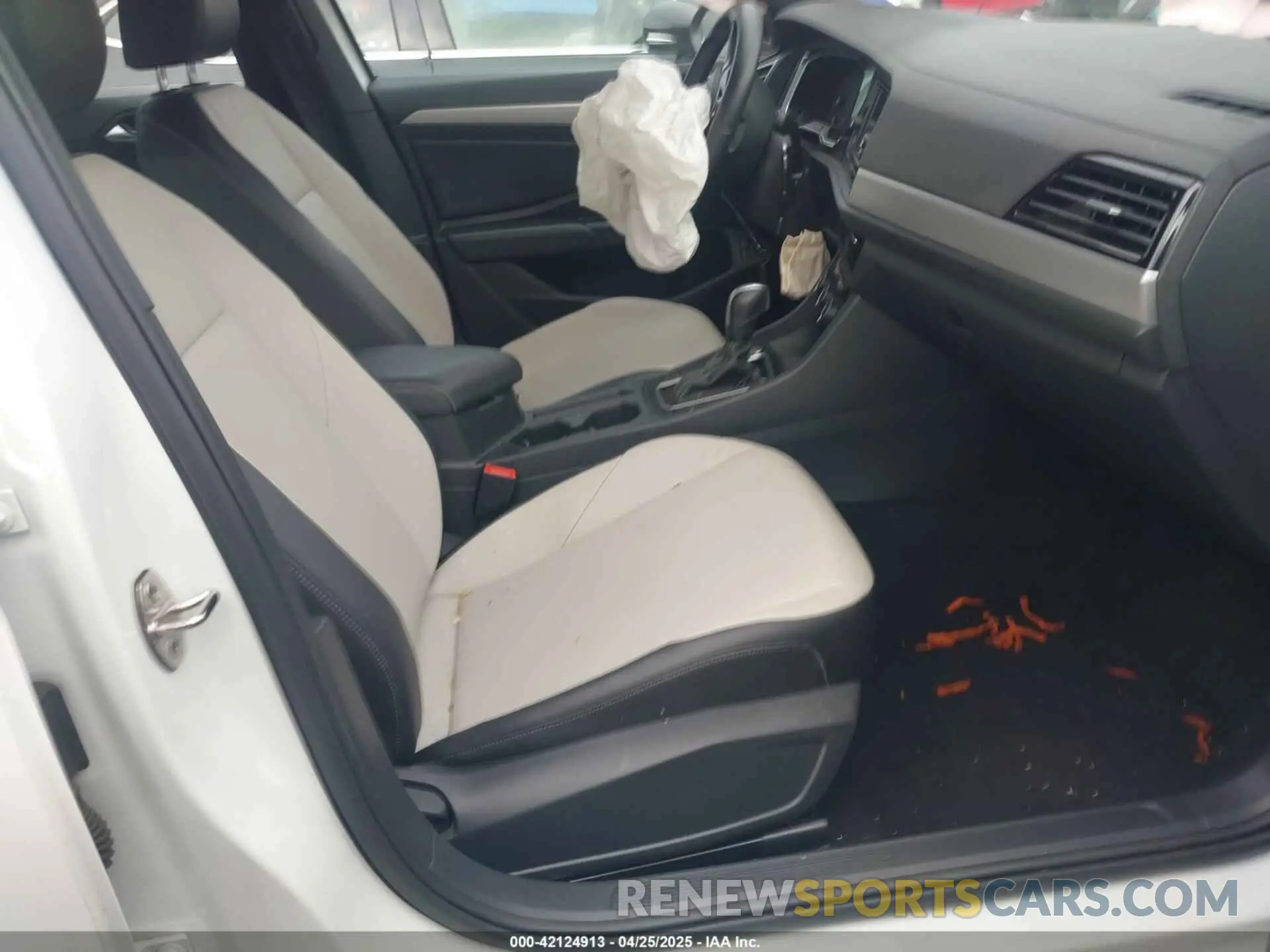 5 Photograph of a damaged car 3VWC57BU9LM101169 VOLKSWAGEN JETTA 2020