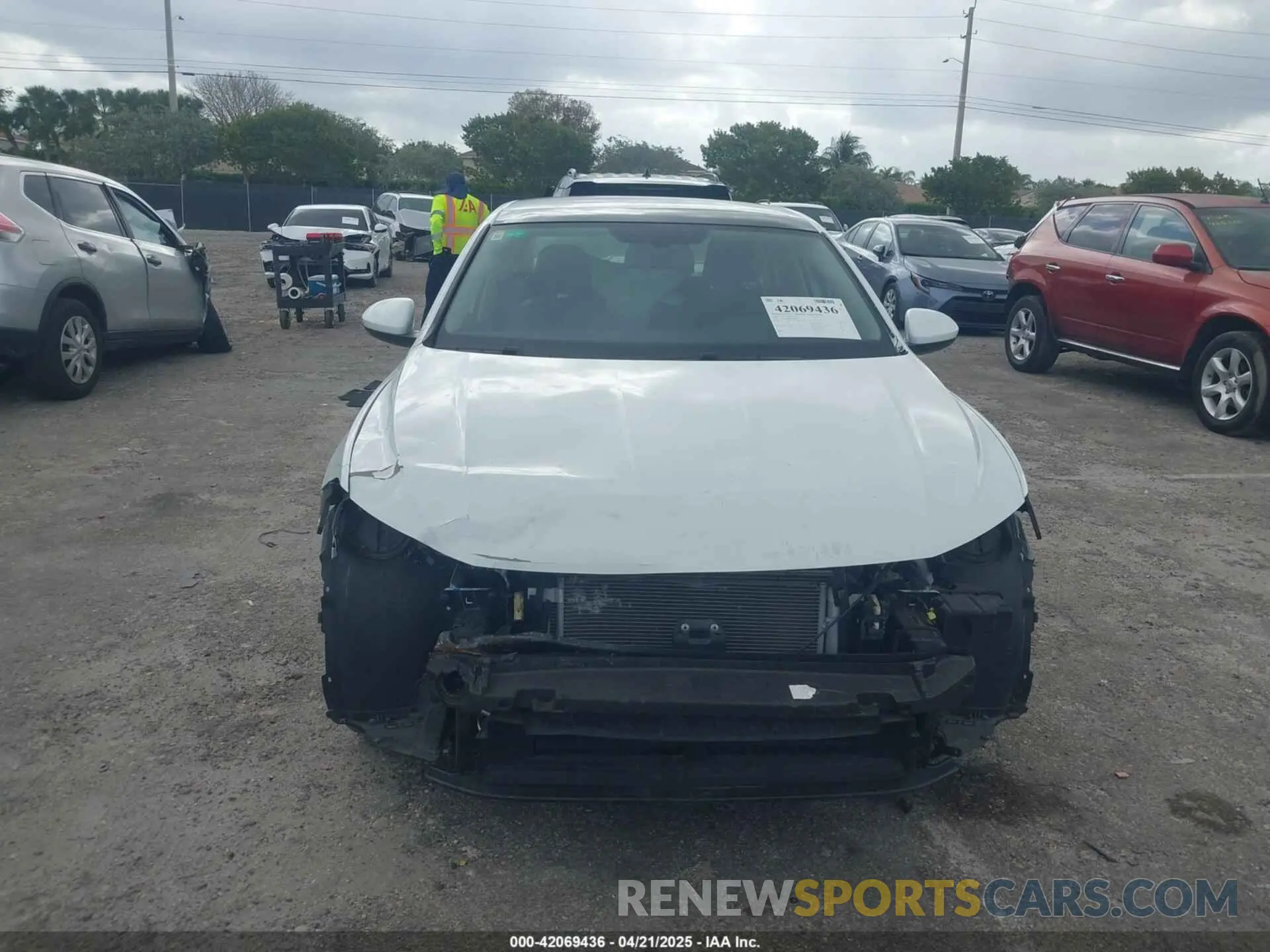 13 Photograph of a damaged car 3VWCB7BU0LM048998 VOLKSWAGEN JETTA 2020