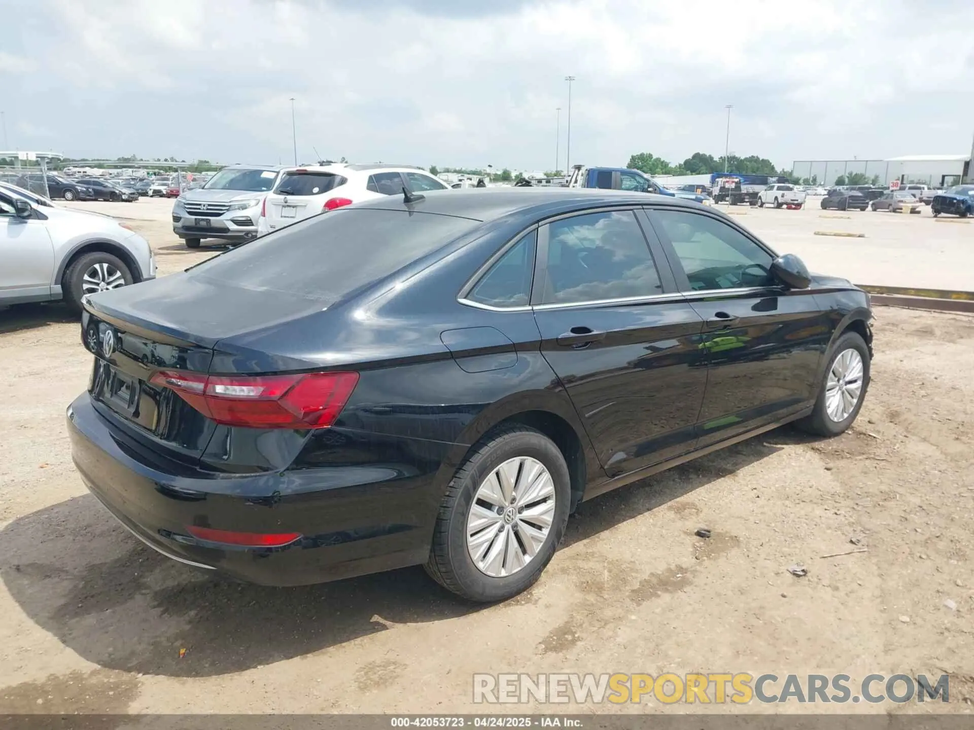4 Photograph of a damaged car 3VWCB7BU1LM071108 VOLKSWAGEN JETTA 2020