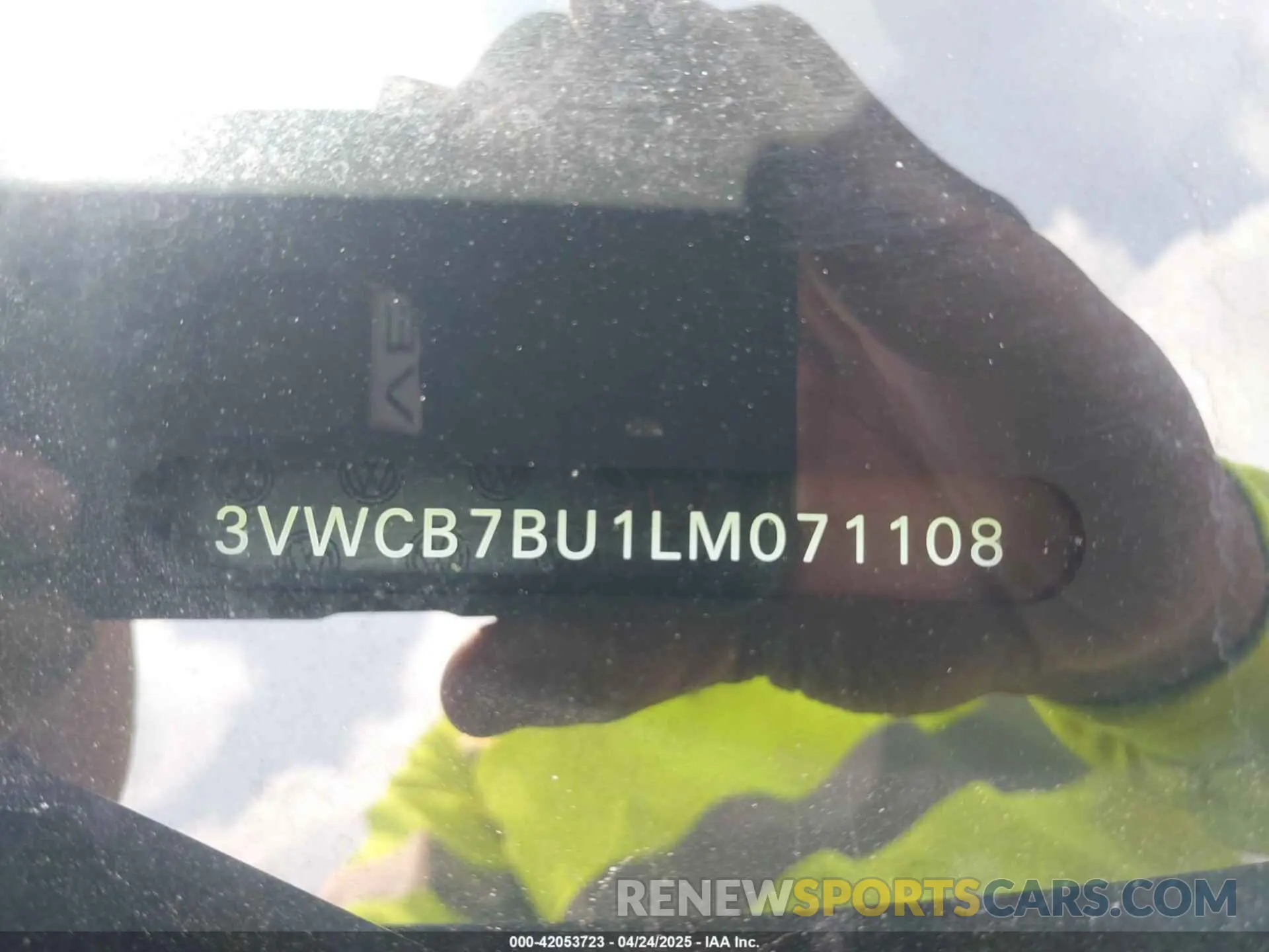 9 Photograph of a damaged car 3VWCB7BU1LM071108 VOLKSWAGEN JETTA 2020