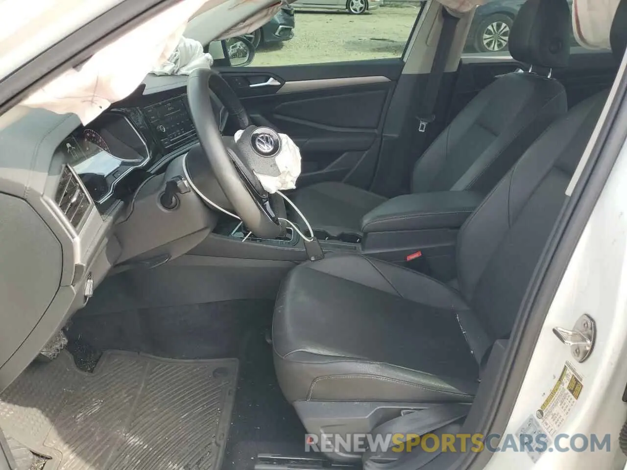 7 Photograph of a damaged car 3VWCB7BU2LM009748 VOLKSWAGEN JETTA 2020