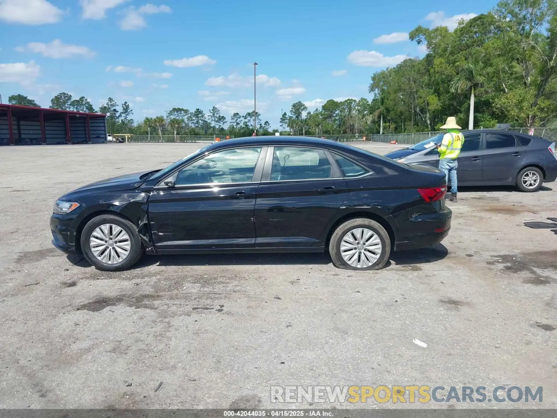 14 Photograph of a damaged car 3VWCB7BU3LM063396 VOLKSWAGEN JETTA 2020