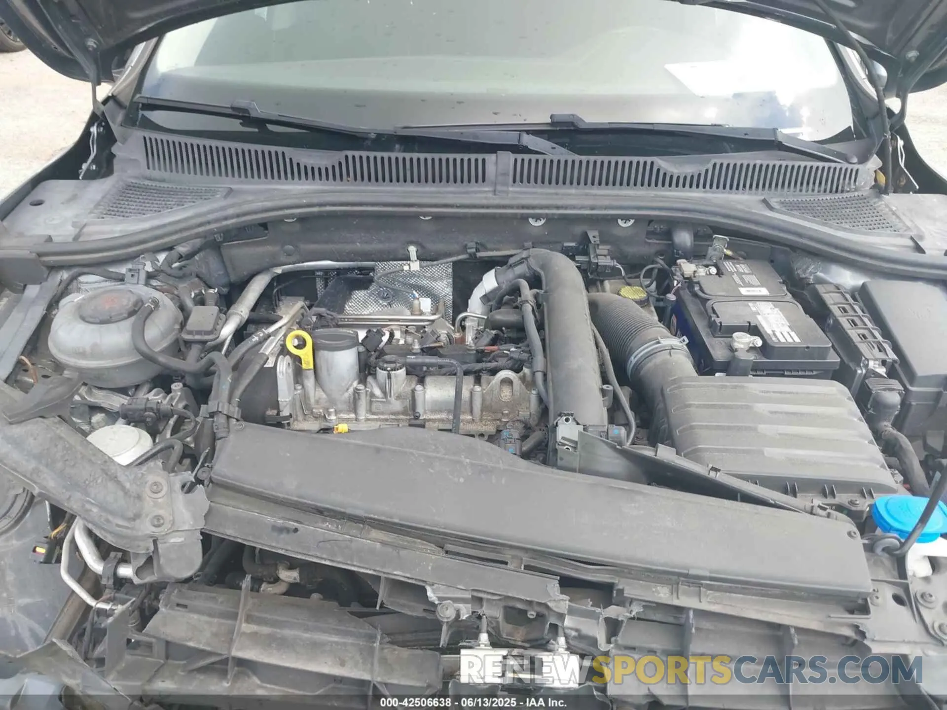 10 Photograph of a damaged car 3VWCB7BU4LM016992 VOLKSWAGEN JETTA 2020