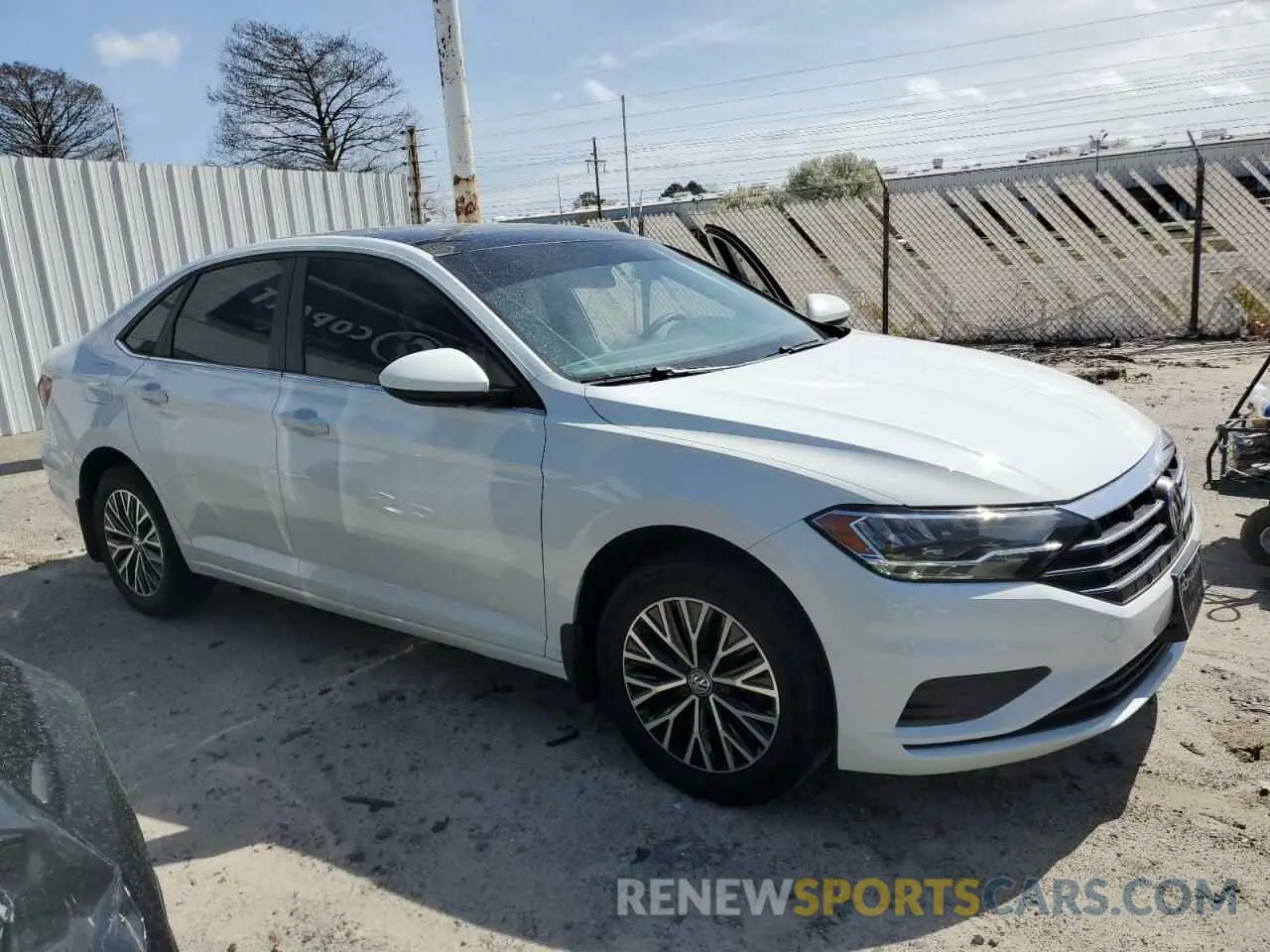 4 Photograph of a damaged car 3VWCB7BU4LM031816 VOLKSWAGEN JETTA 2020