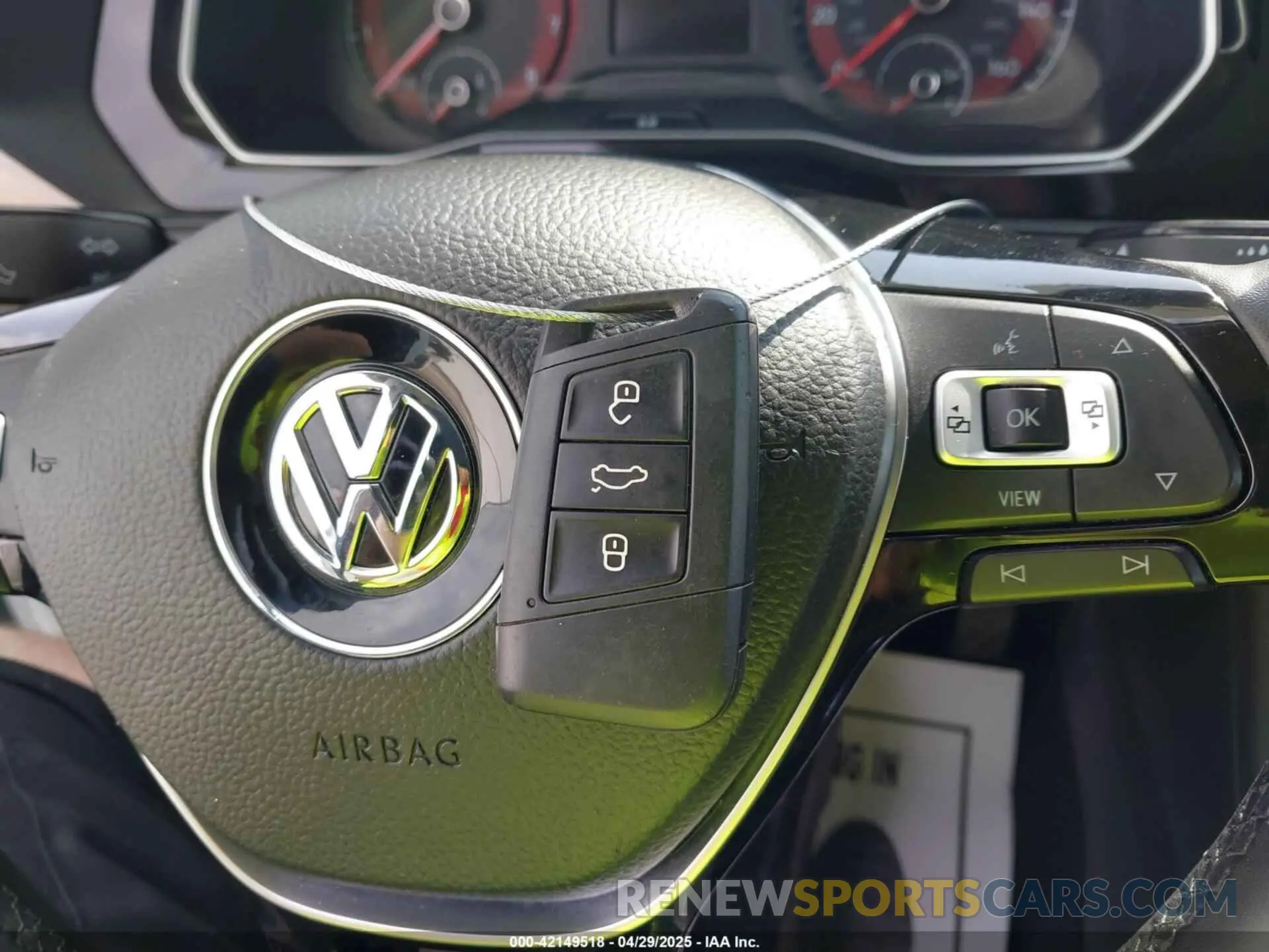 11 Photograph of a damaged car 3VWCB7BU5LM011915 VOLKSWAGEN JETTA 2020