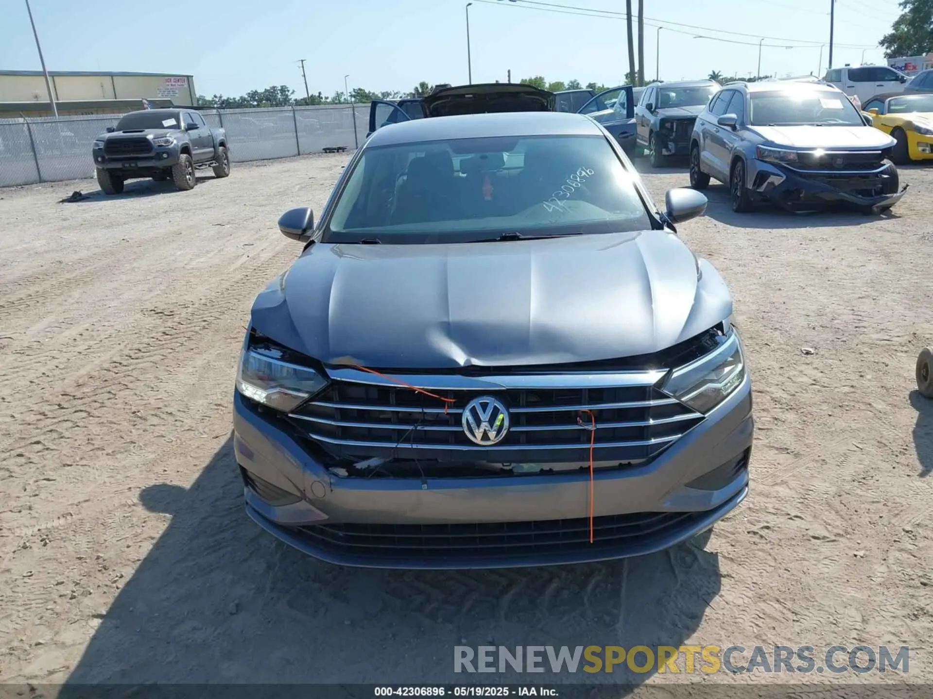 12 Photograph of a damaged car 3VWCB7BU7LM054958 VOLKSWAGEN JETTA 2020