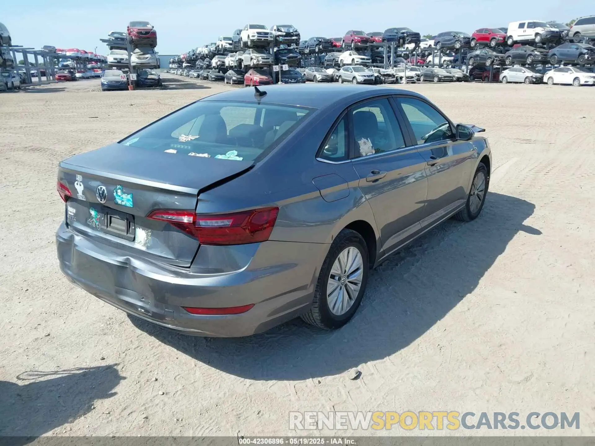 4 Photograph of a damaged car 3VWCB7BU7LM054958 VOLKSWAGEN JETTA 2020