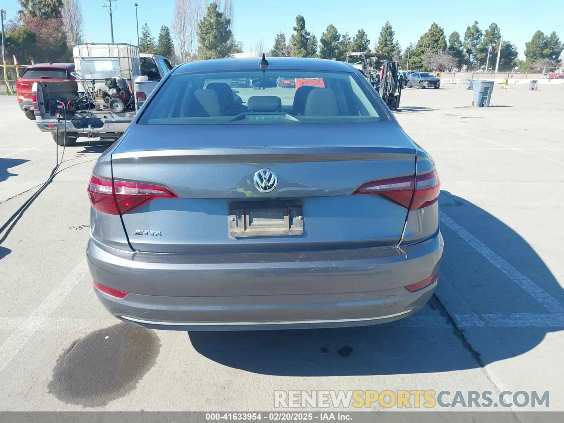 16 Photograph of a damaged car 3VWCB7BU7LM065488 VOLKSWAGEN JETTA 2020