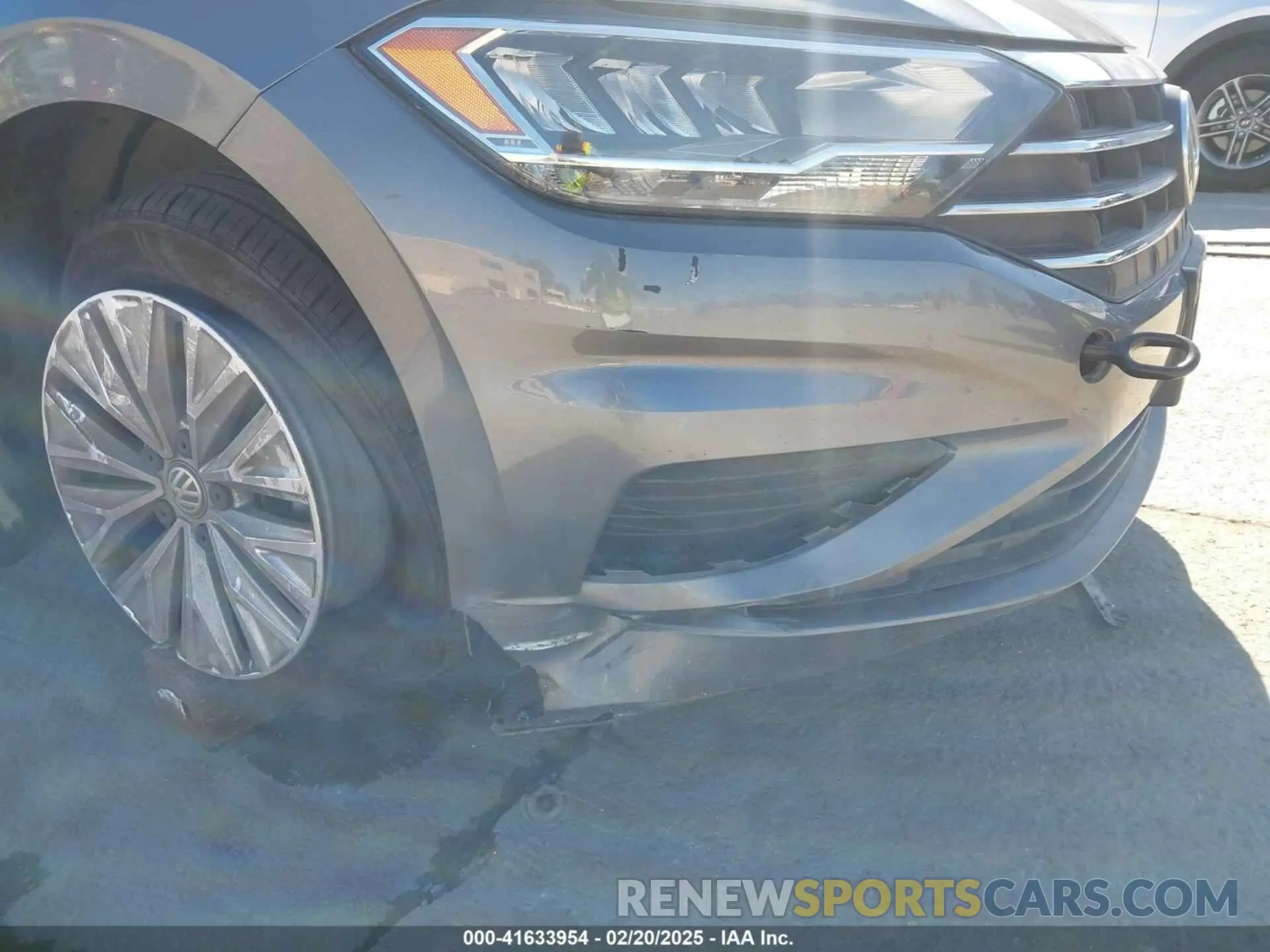 17 Photograph of a damaged car 3VWCB7BU7LM065488 VOLKSWAGEN JETTA 2020