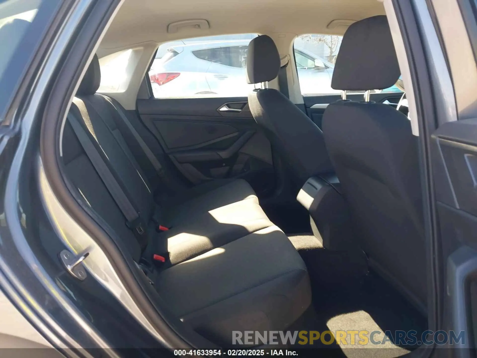 8 Photograph of a damaged car 3VWCB7BU7LM065488 VOLKSWAGEN JETTA 2020