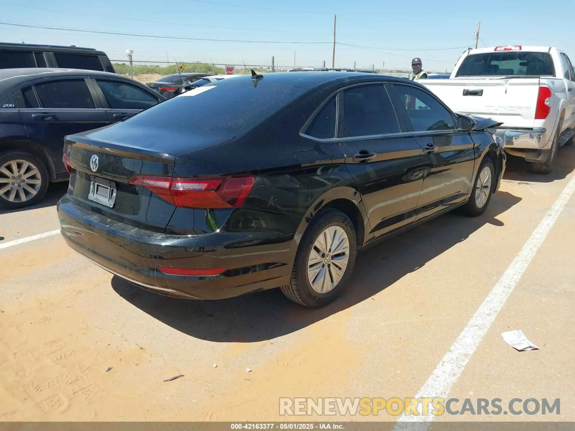 4 Photograph of a damaged car 3VWCB7BU9LM059871 VOLKSWAGEN JETTA 2020