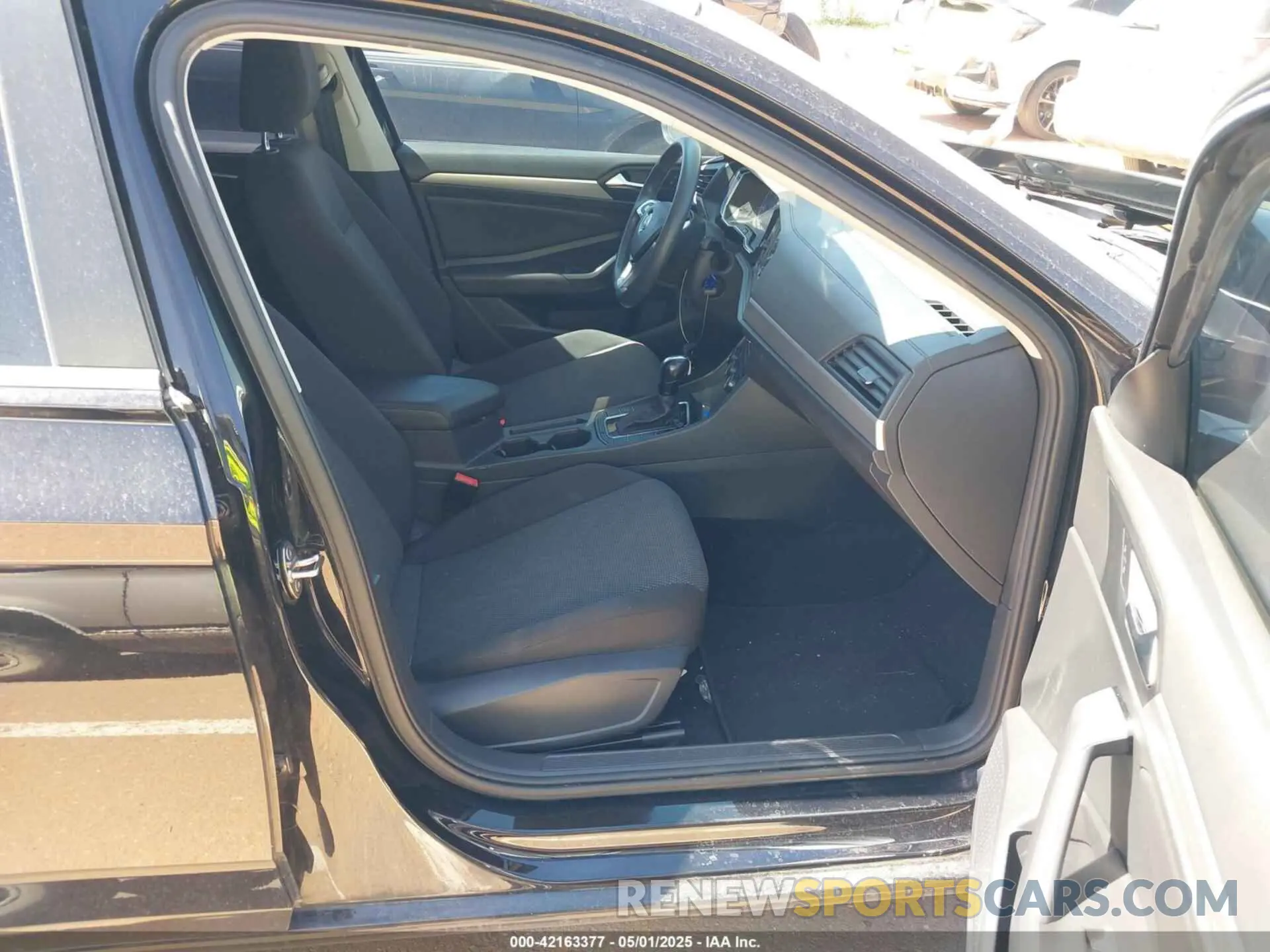 5 Photograph of a damaged car 3VWCB7BU9LM059871 VOLKSWAGEN JETTA 2020