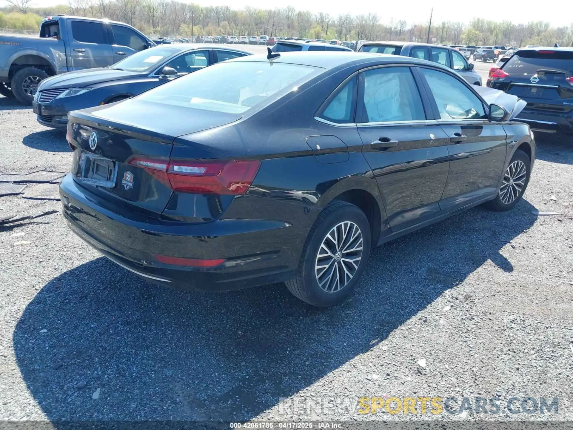 4 Photograph of a damaged car 3VWCB7BUXLM075643 VOLKSWAGEN JETTA 2020