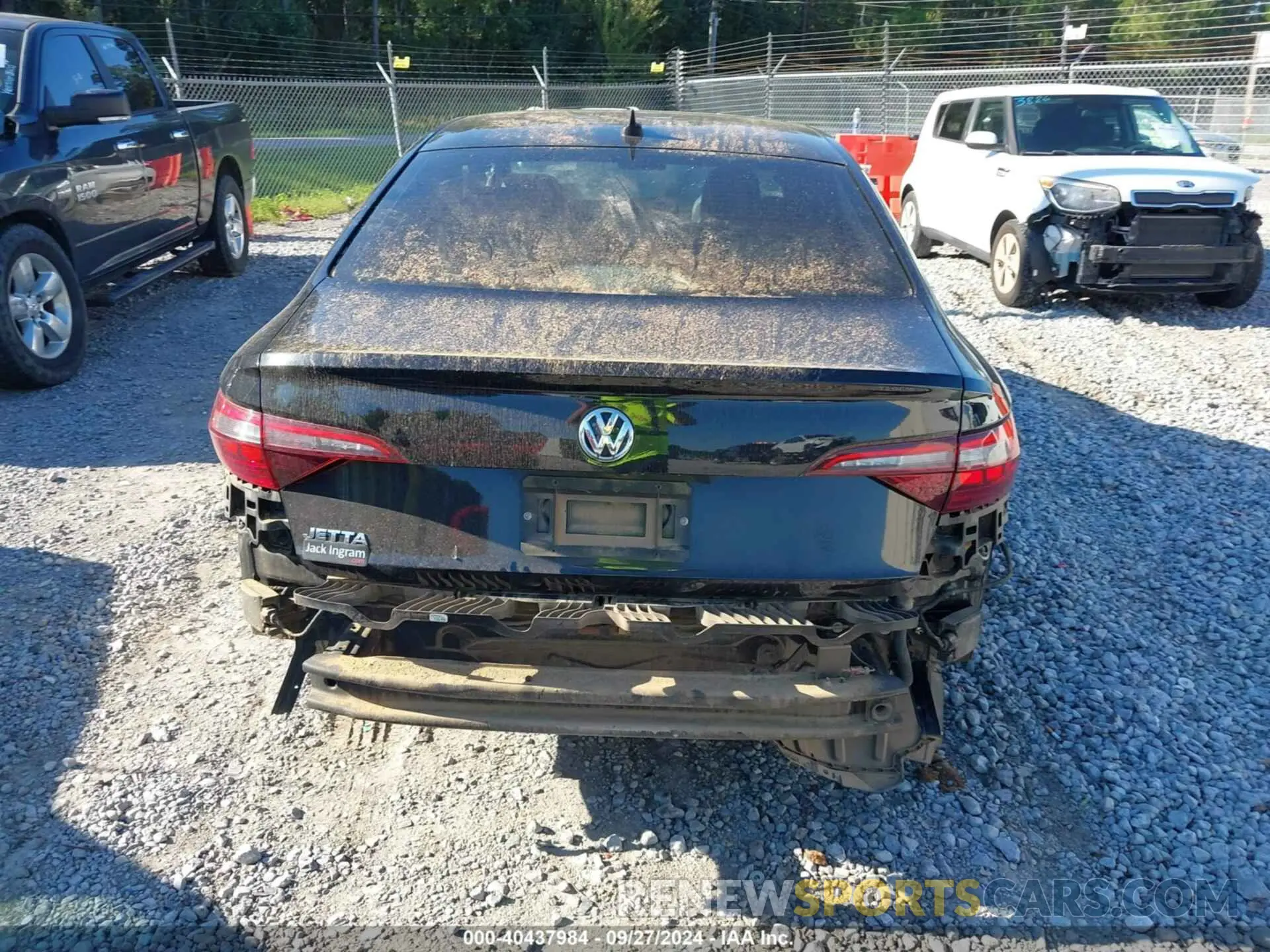 17 Photograph of a damaged car 3VWE57BU2LM093697 VOLKSWAGEN JETTA 2020