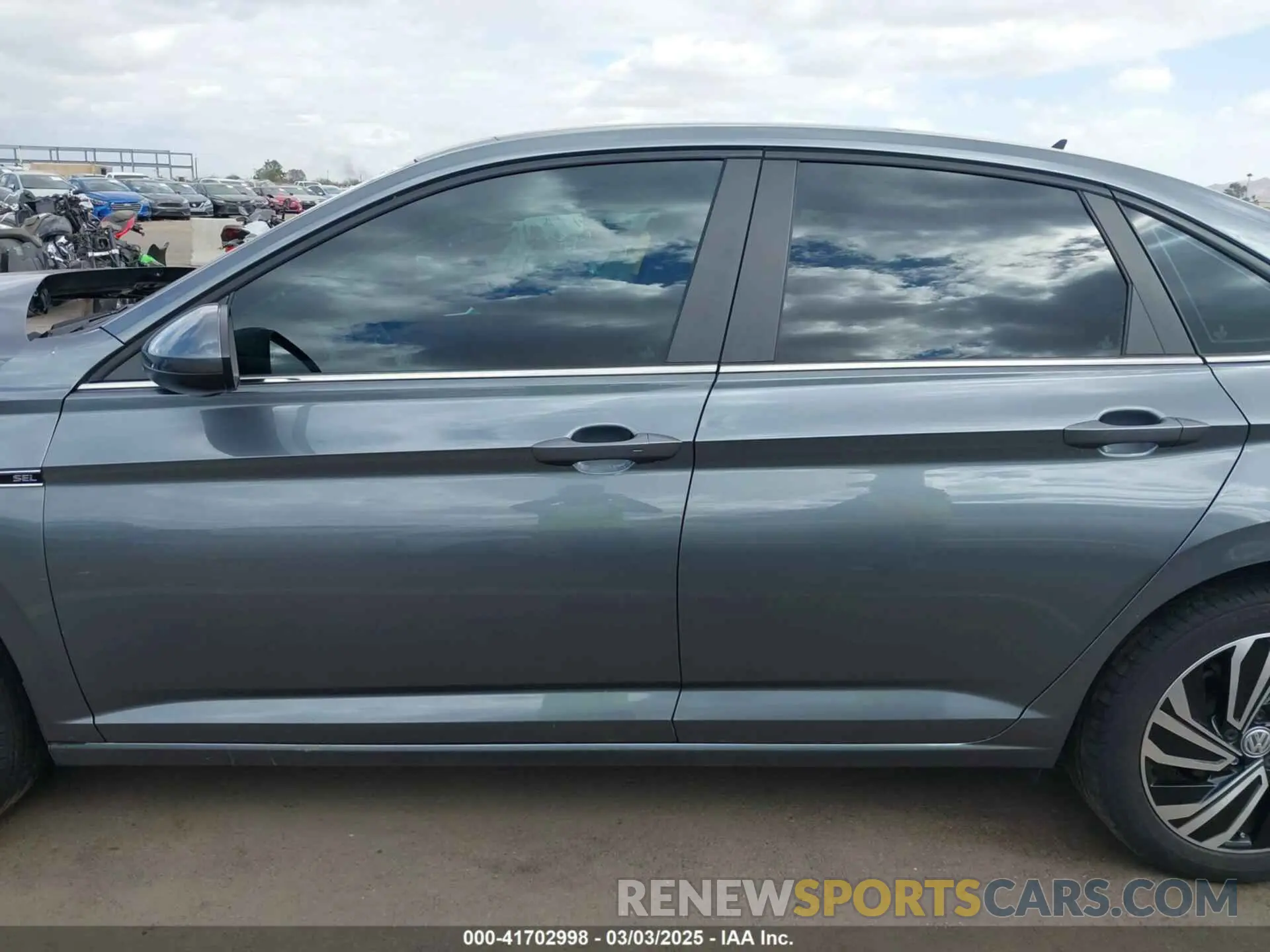 14 Photograph of a damaged car 3VWEB7BU8LM010315 VOLKSWAGEN JETTA 2020
