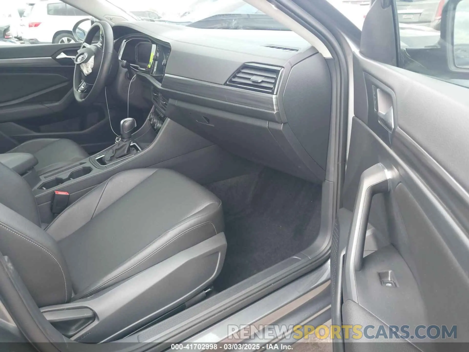 5 Photograph of a damaged car 3VWEB7BU8LM010315 VOLKSWAGEN JETTA 2020