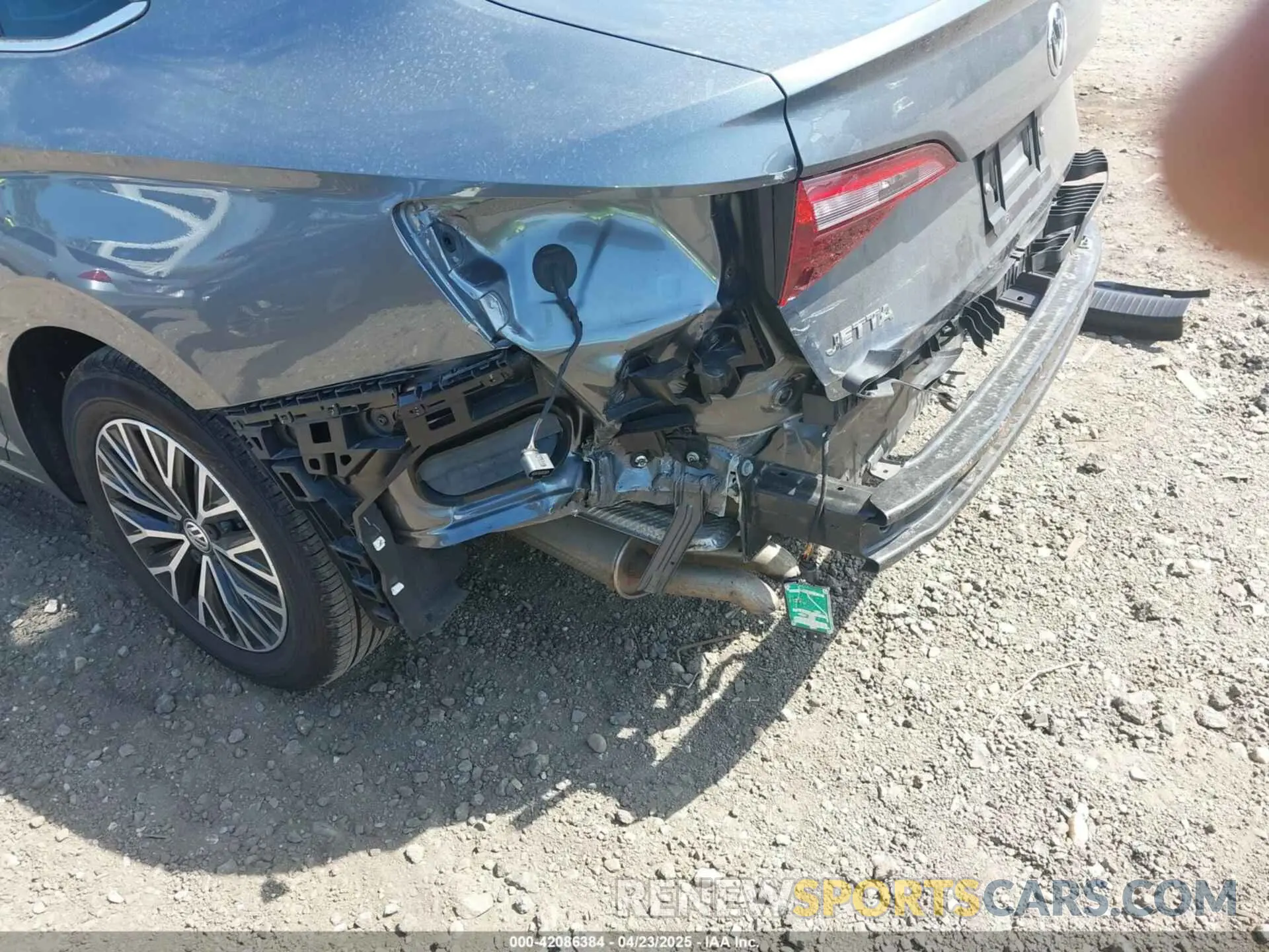 17 Photograph of a damaged car 3VWC57BU3MM015745 VOLKSWAGEN JETTA 2021