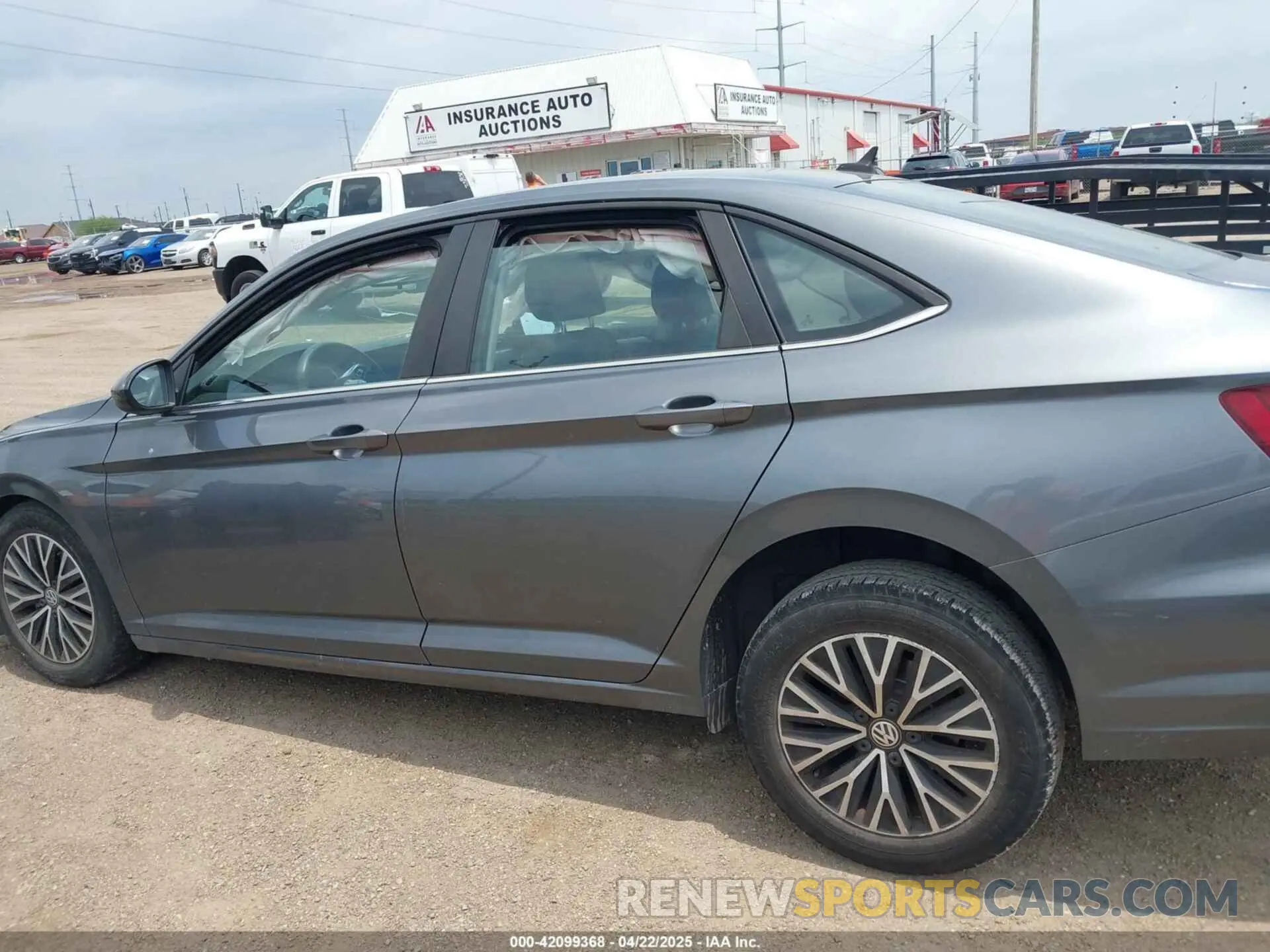 14 Фотография поврежденного автомобиля 3VWC57BU3MM067408 VOLKSWAGEN JETTA 2021