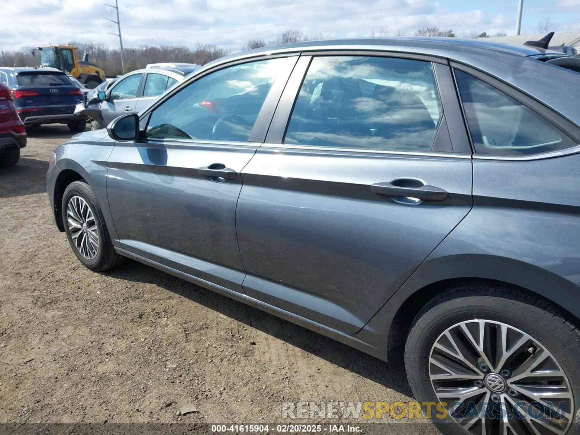 14 Photograph of a damaged car 3VWC57BU4MM004947 VOLKSWAGEN JETTA 2021