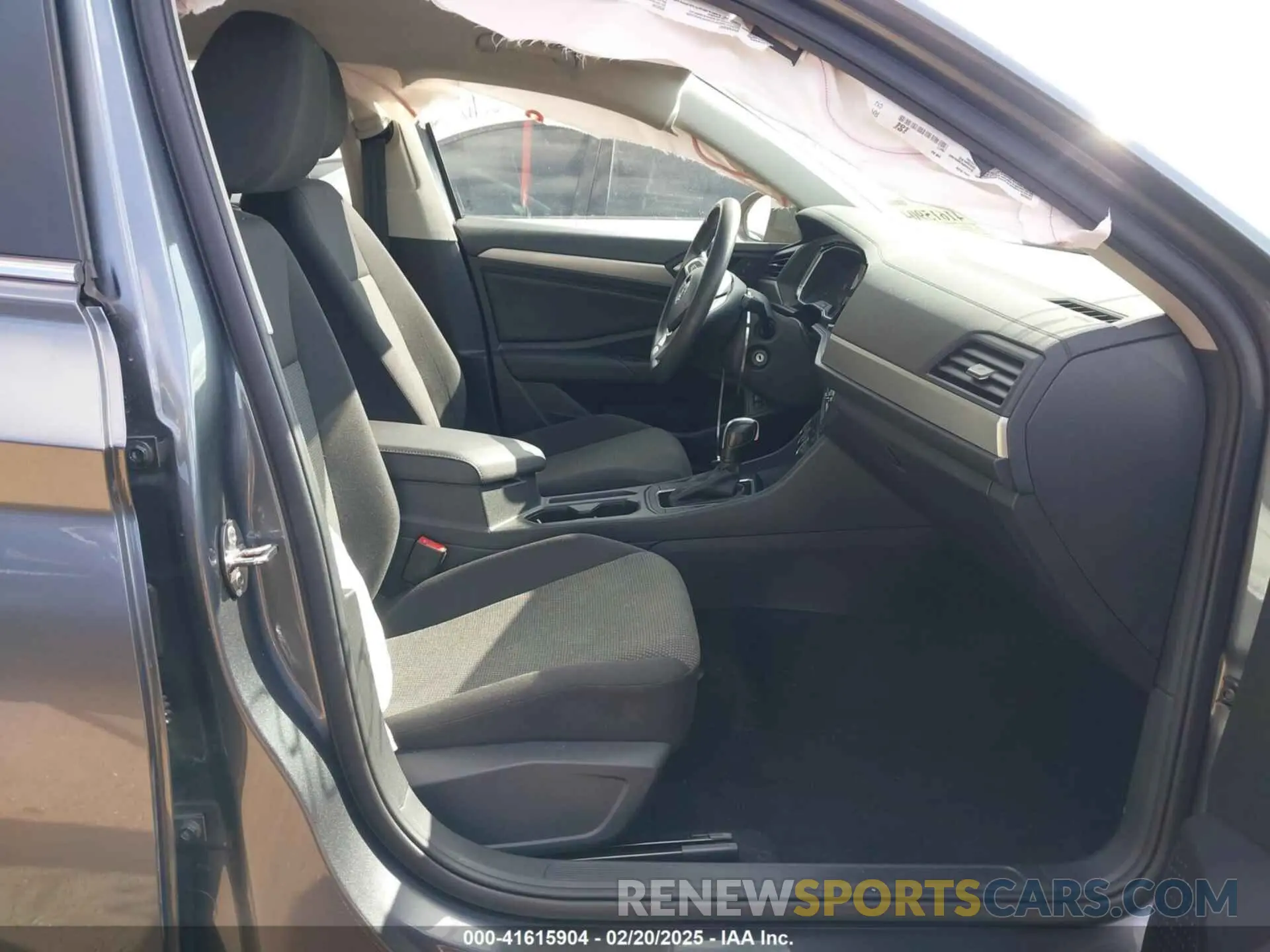 5 Photograph of a damaged car 3VWC57BU4MM004947 VOLKSWAGEN JETTA 2021
