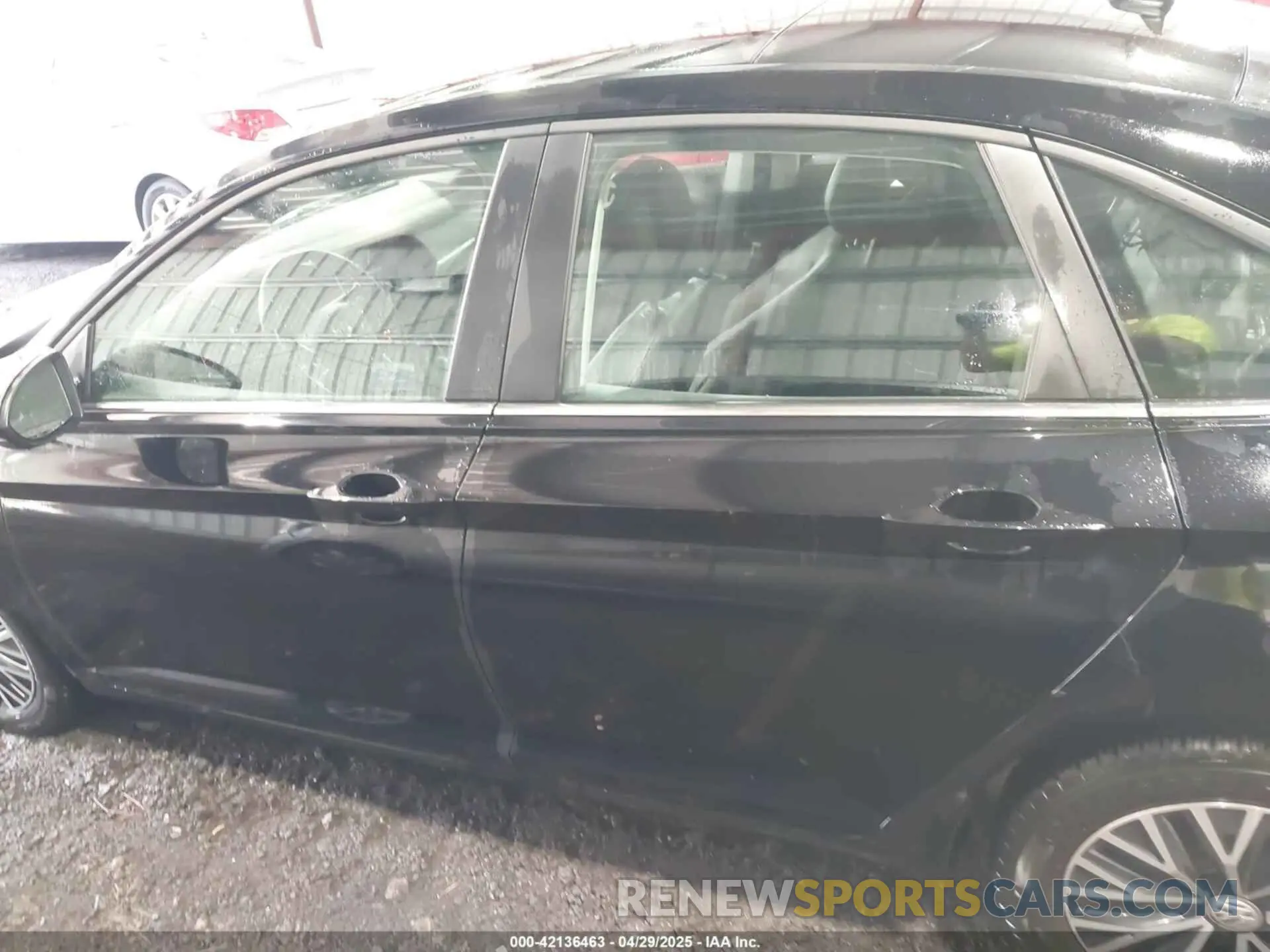 14 Photograph of a damaged car 3VWC57BU4MM009212 VOLKSWAGEN JETTA 2021
