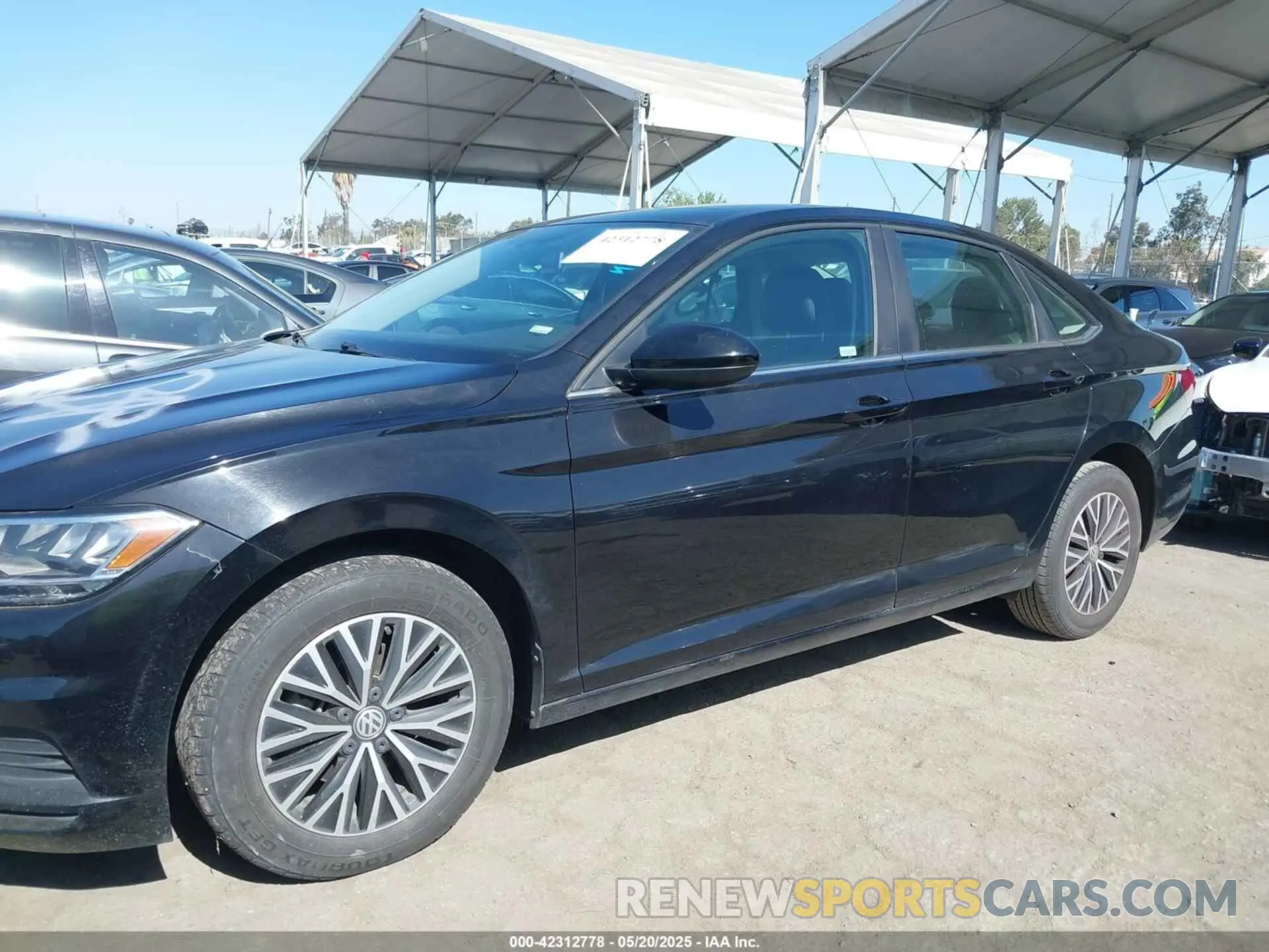 14 Photograph of a damaged car 3VWC57BU5MM021045 VOLKSWAGEN JETTA 2021